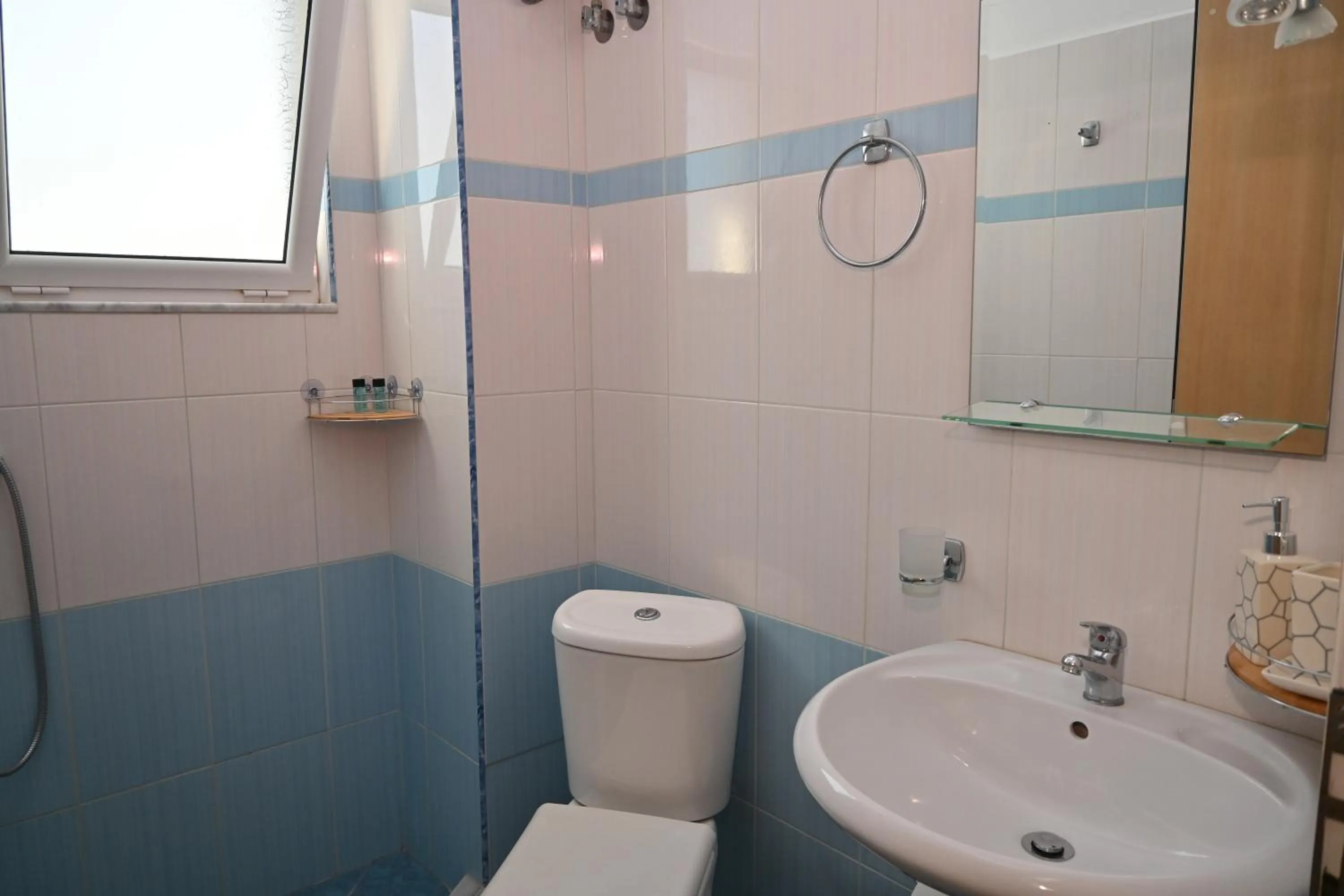 Shower in EROS HOTEL Ksamil