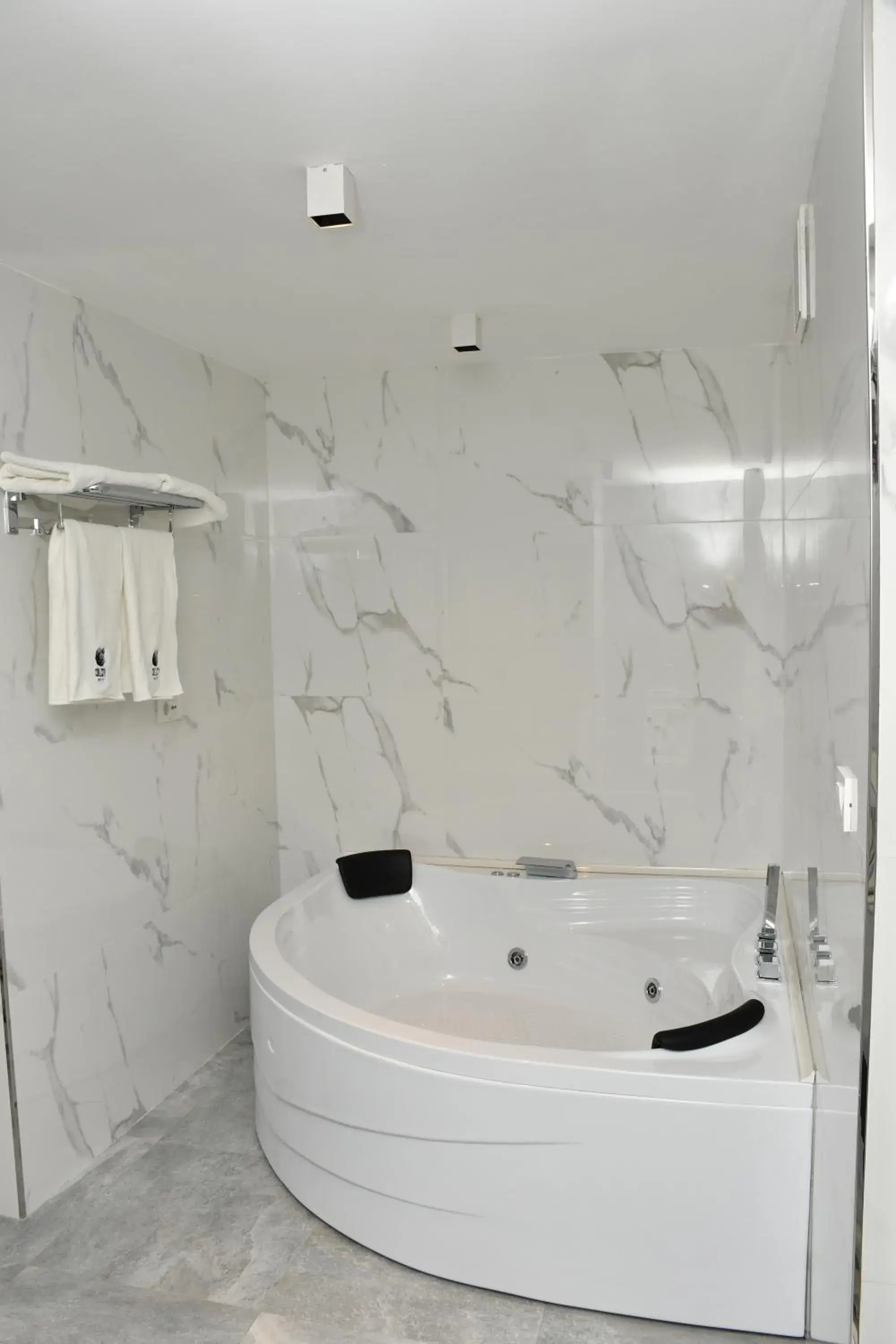 Suite with Spa Bath in Callisto Baku Suite with Spa Bath in Callisto Baku