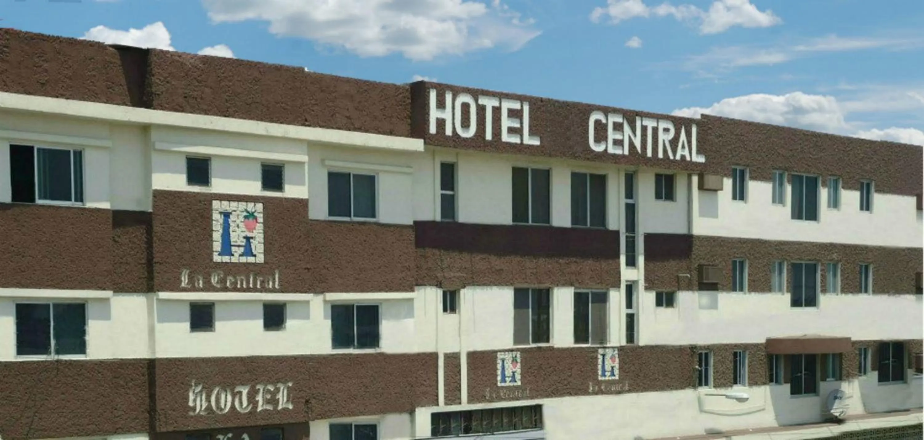 Property building in Hotel Central Irapuato - Hotel en Irapuato
