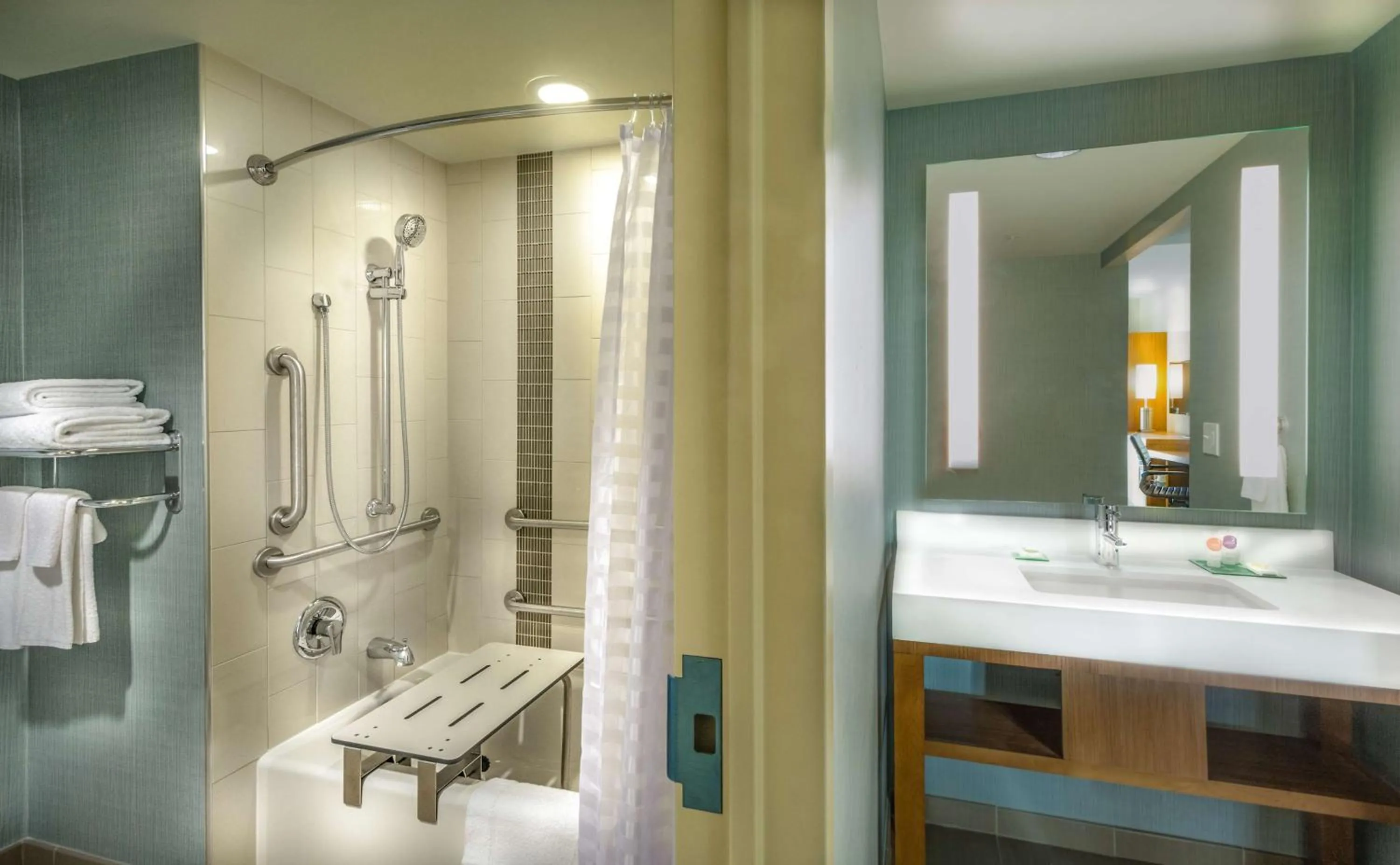 Bathroom in Hyatt Place Washington D.C./National Mall