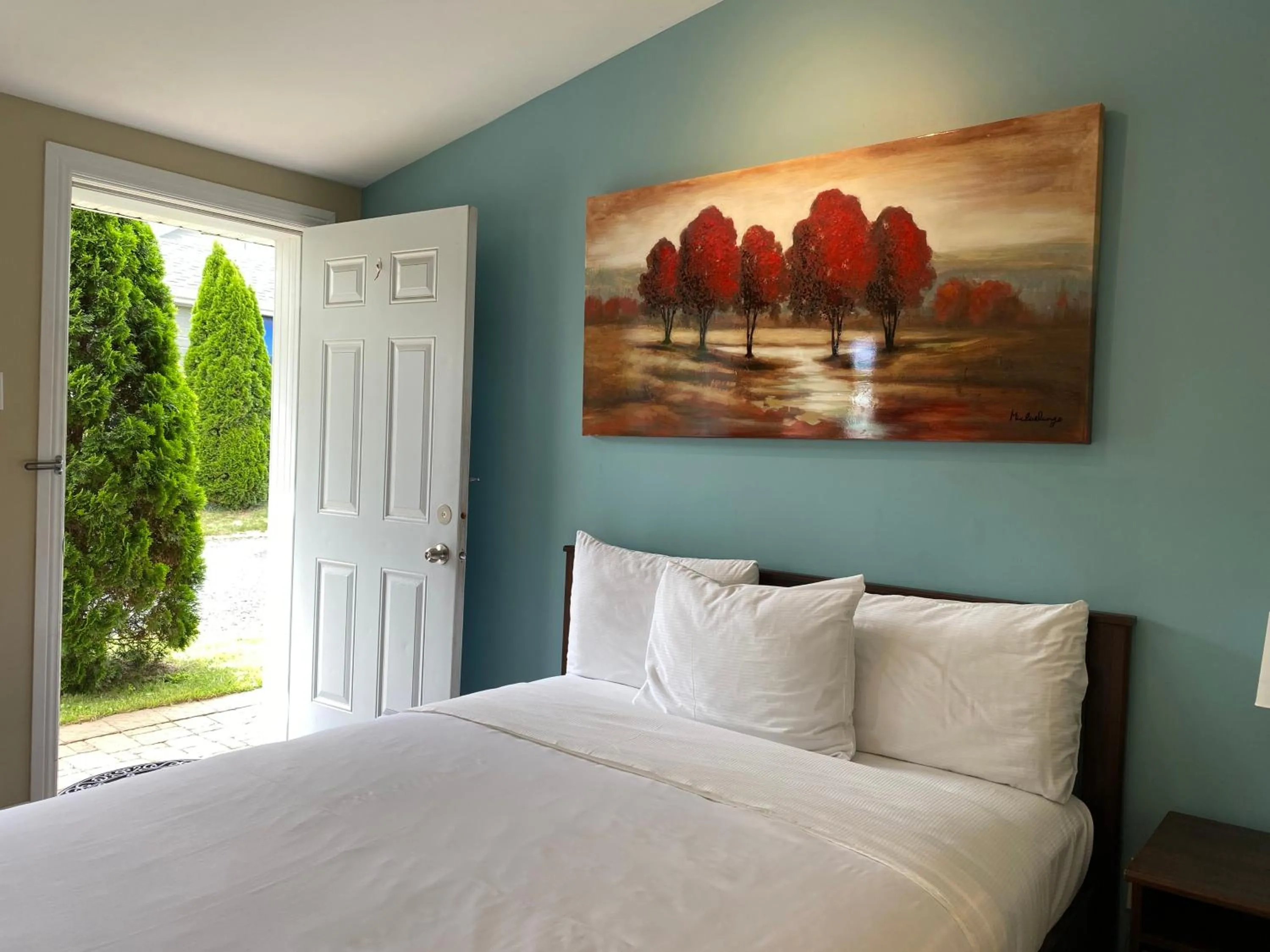 Bed in Motel des Cèdres