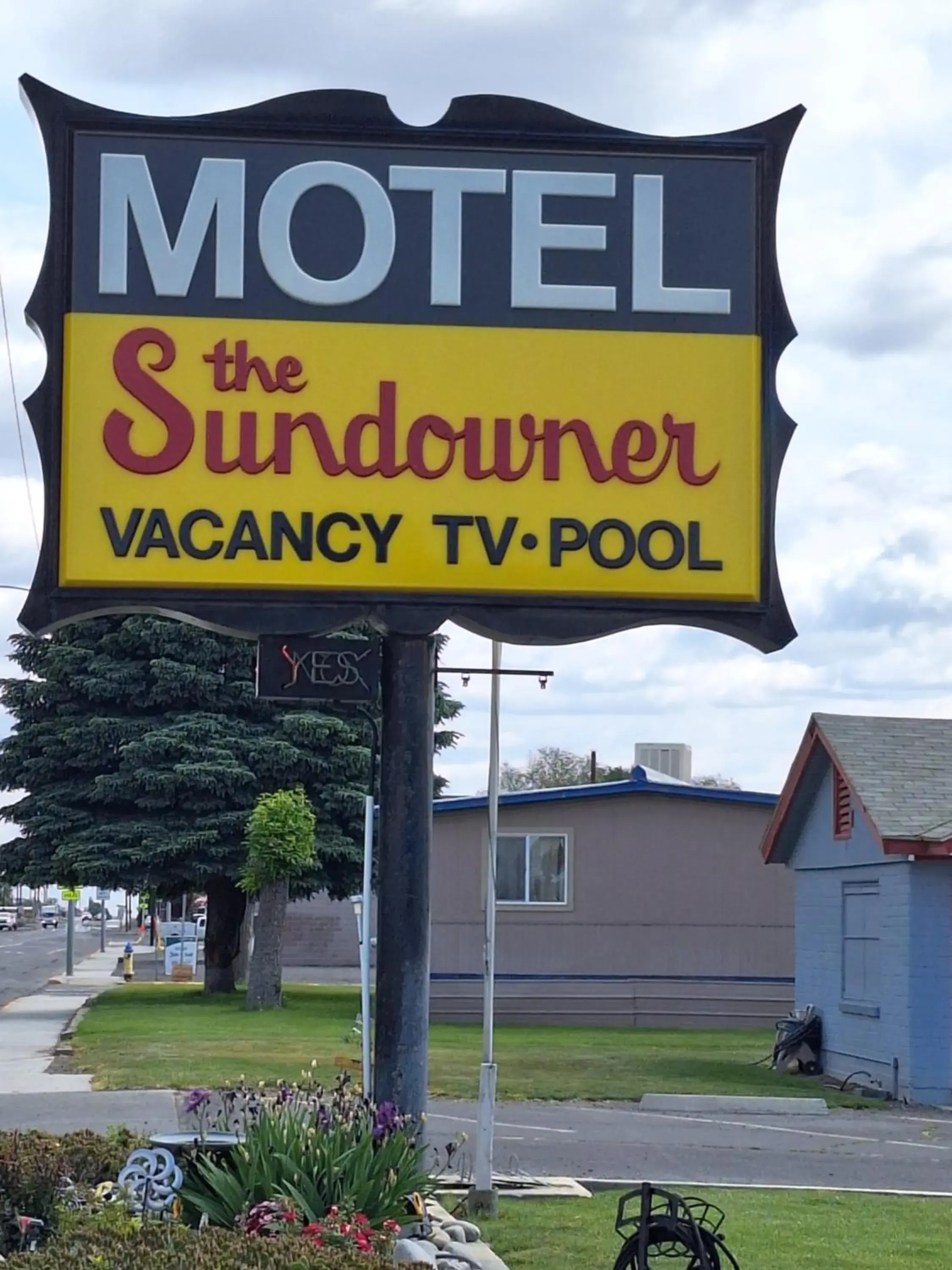 Sundowner Motel Sundowner Motel