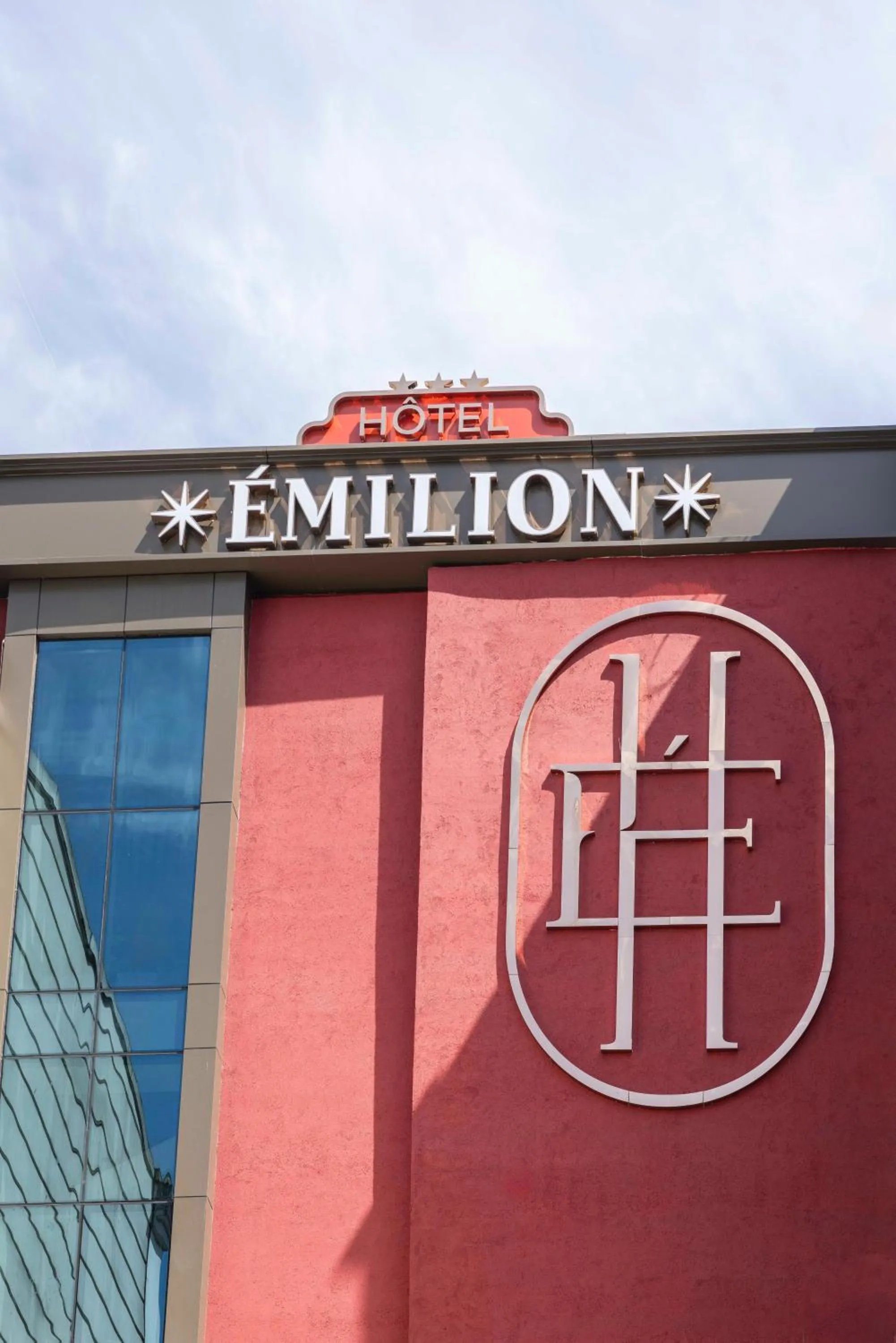 Property logo or sign in Emilion Hotel