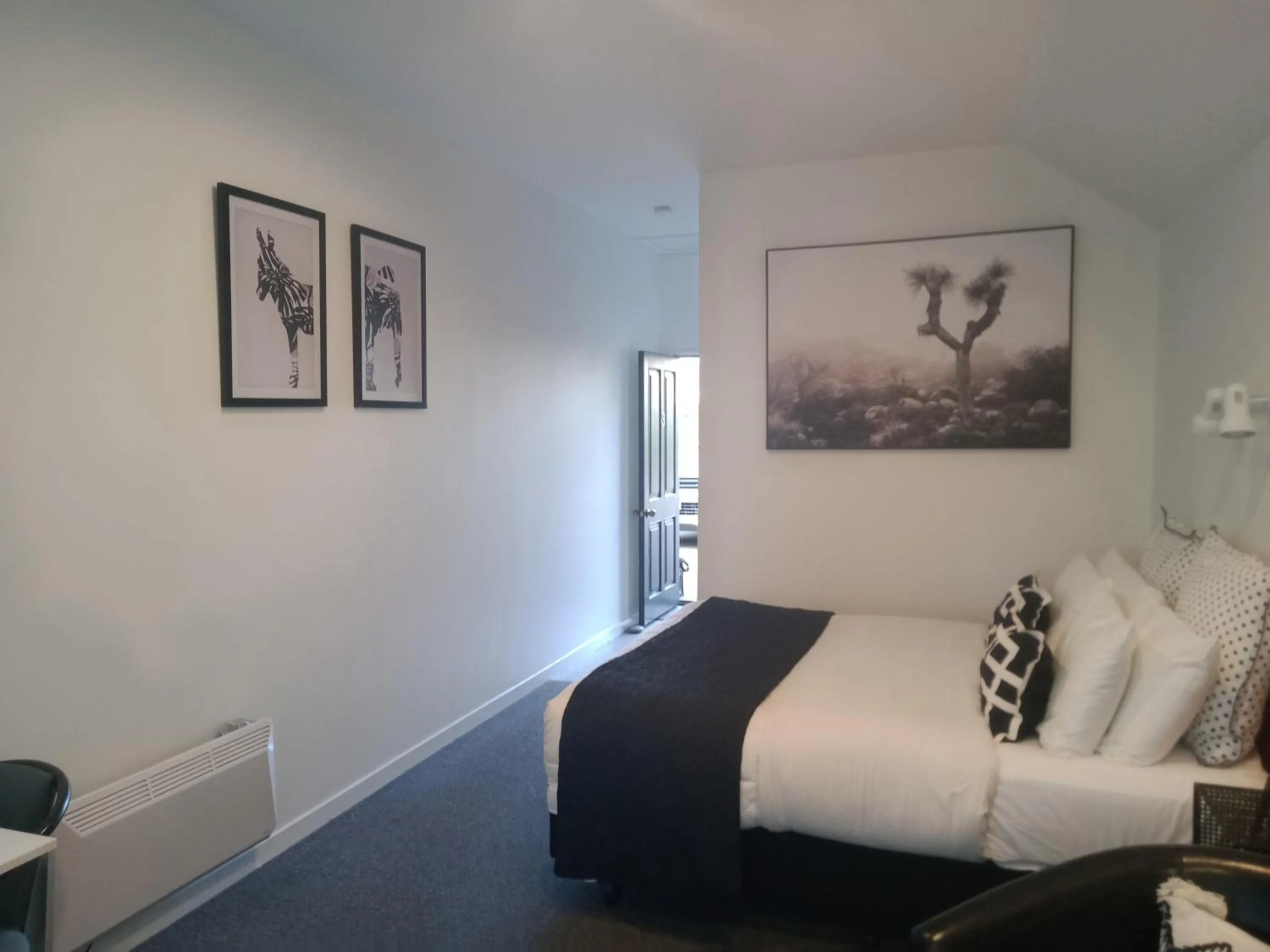 Bed in Four Peaks Motel