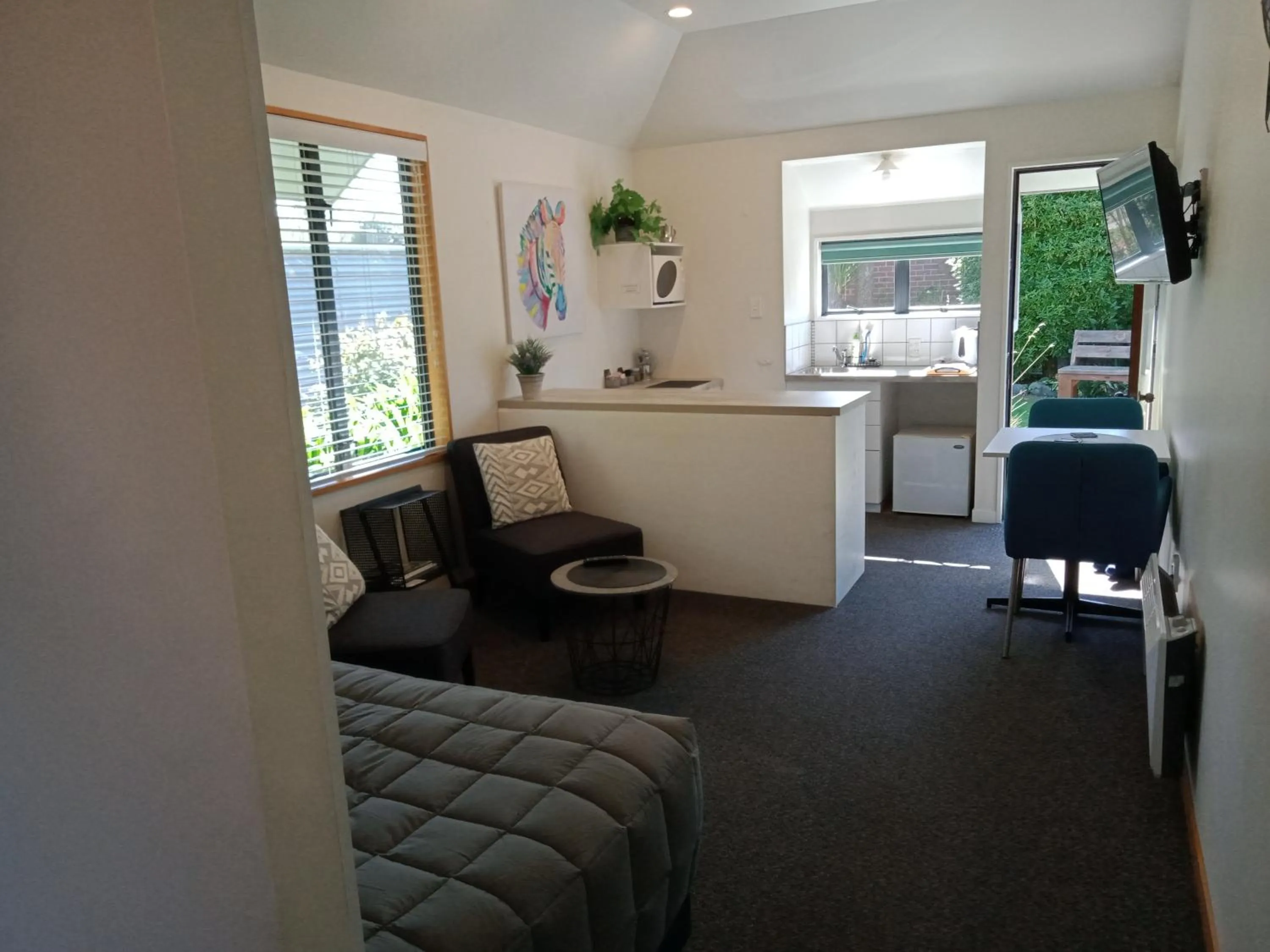 Living room in Four Peaks Motel