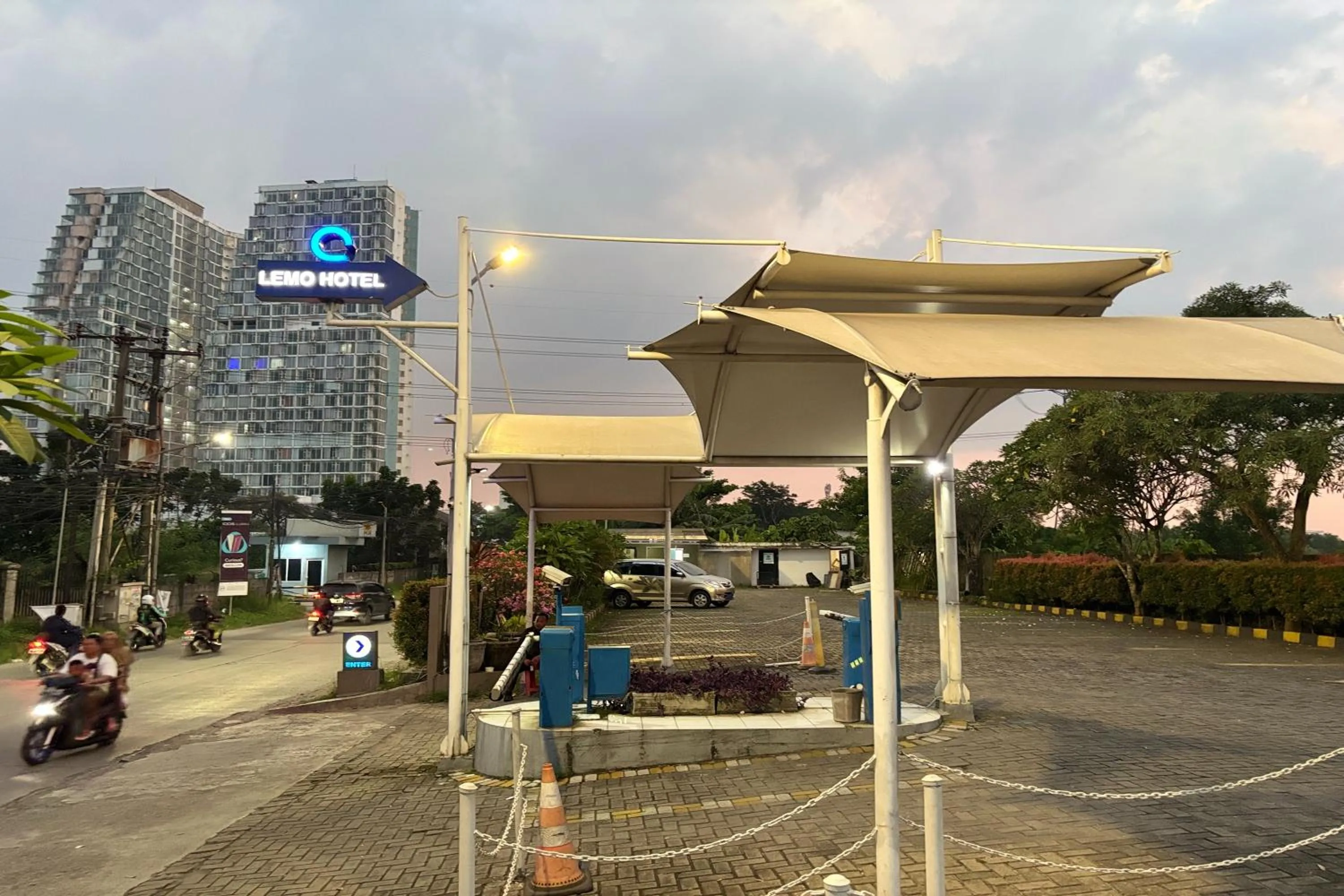 Property building in Lemo Hotel Serpong