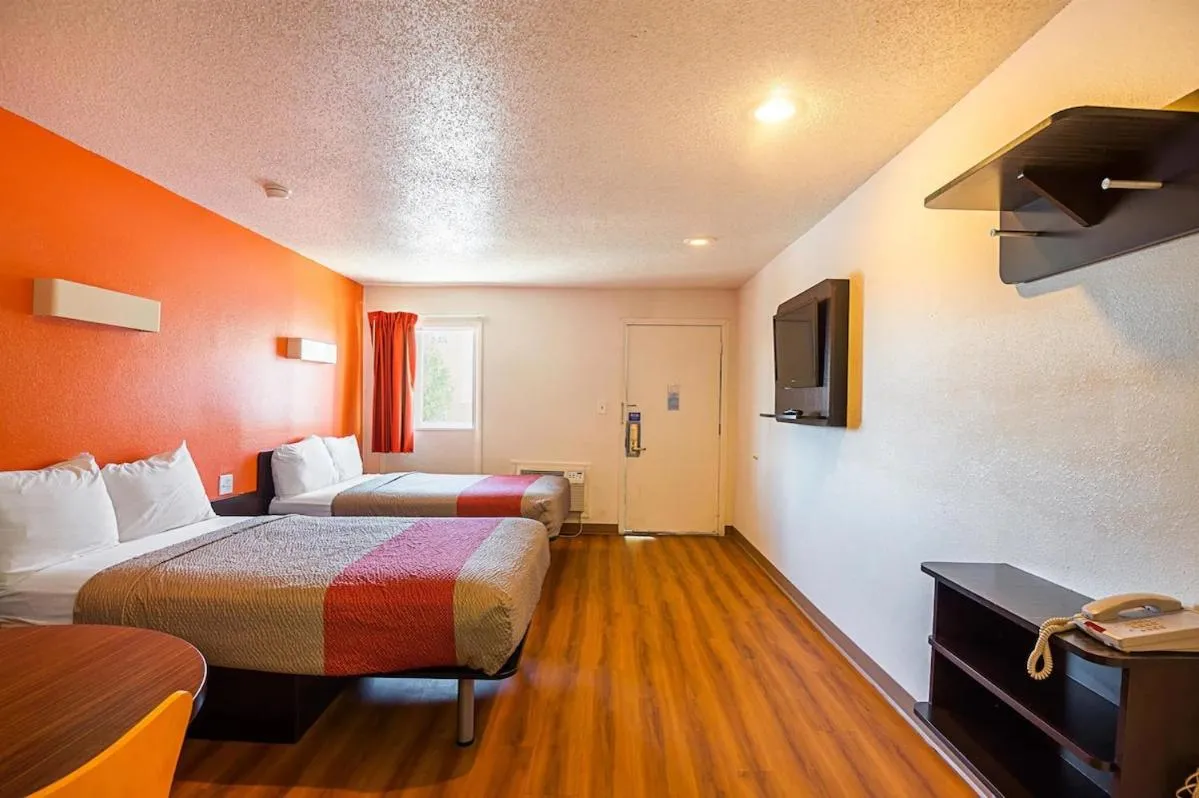 Economy Hotel Kansas City