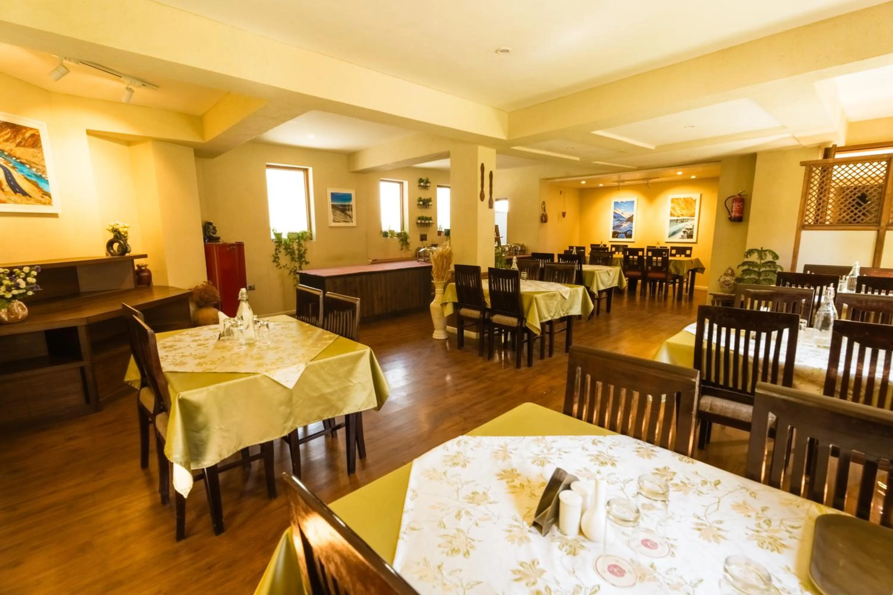 Restaurant/places to eat in The Saraha