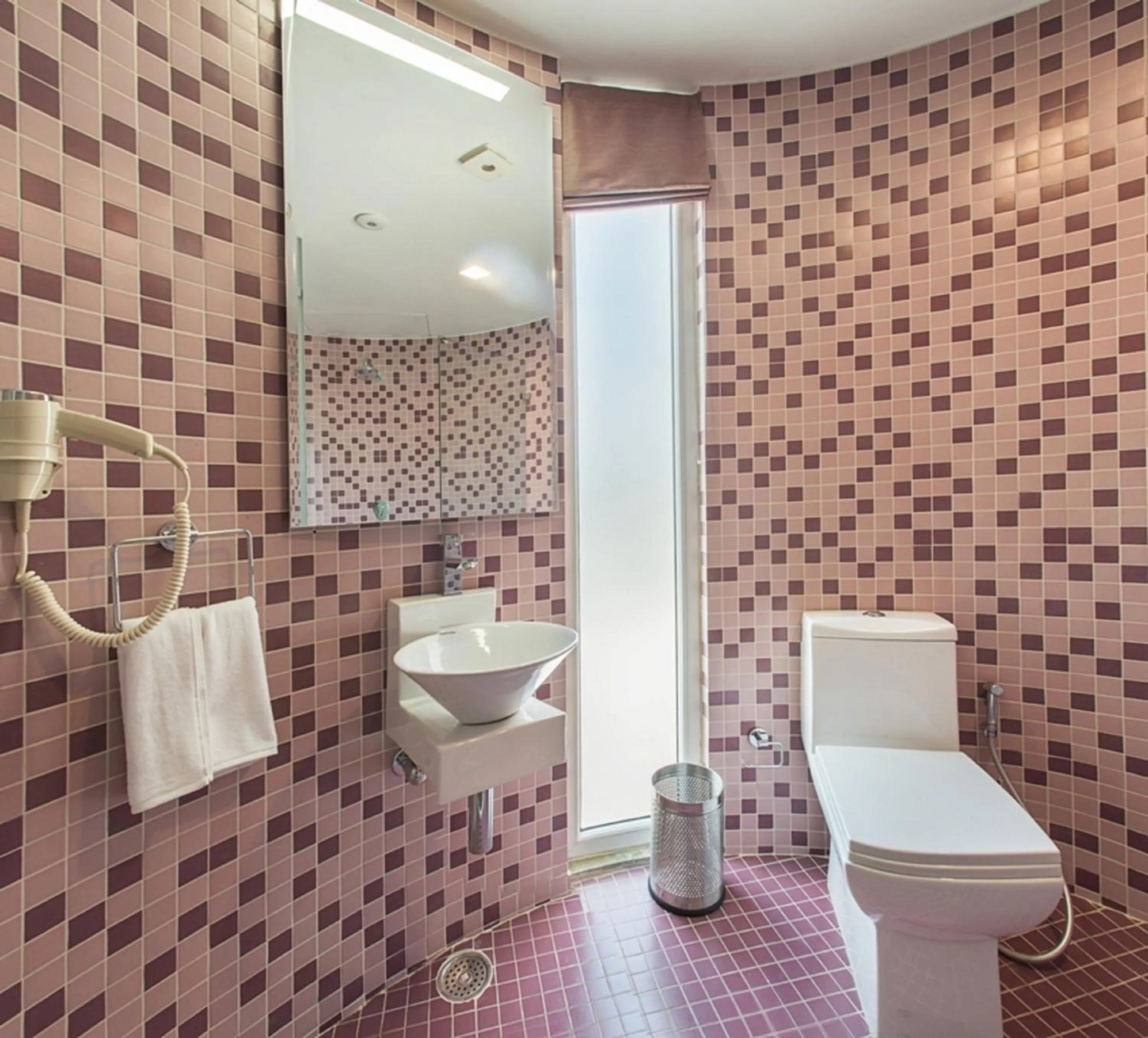 Bed in Dera Masuda Luxury Resort