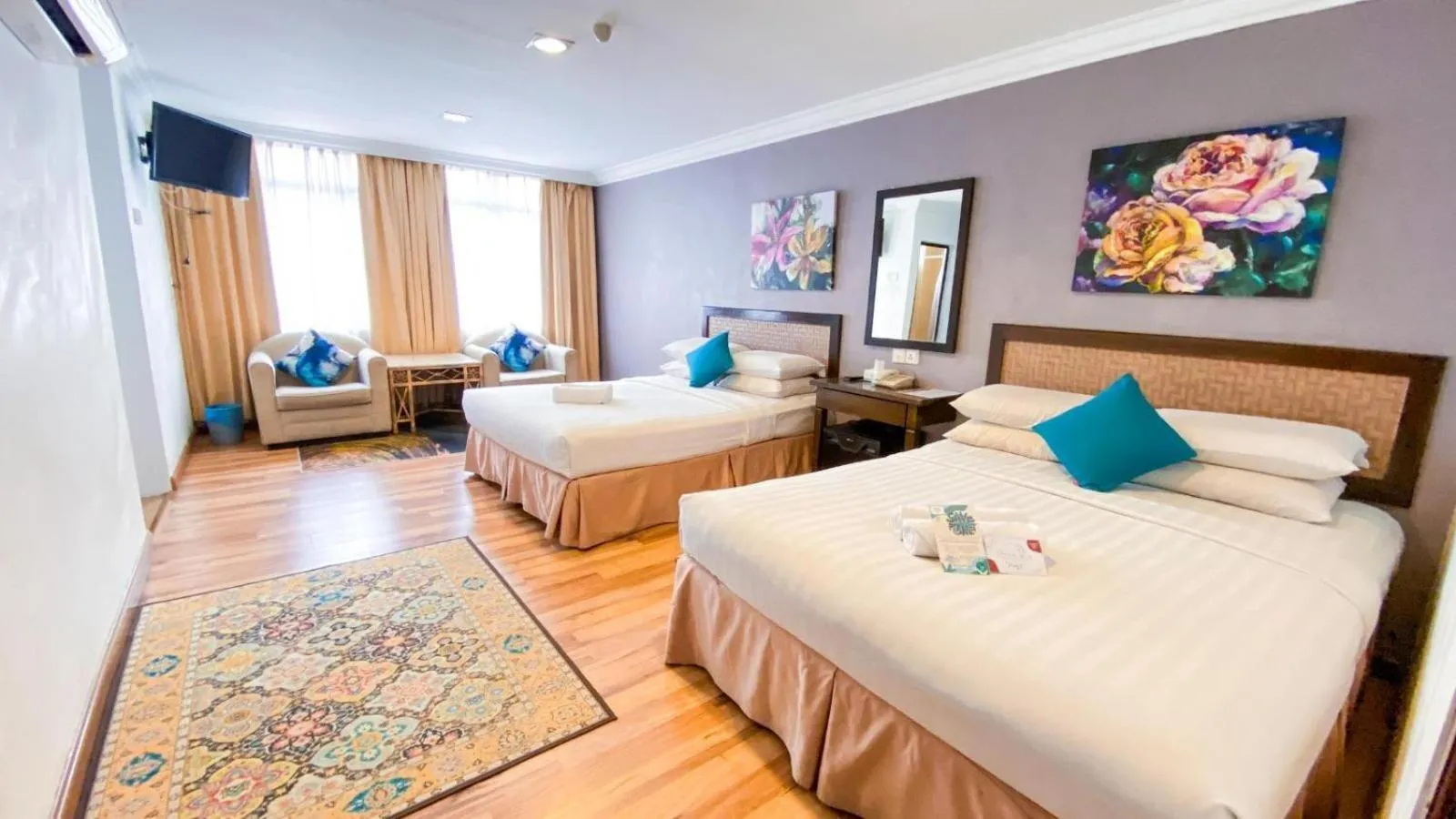 Queenspark Lovita Hotel