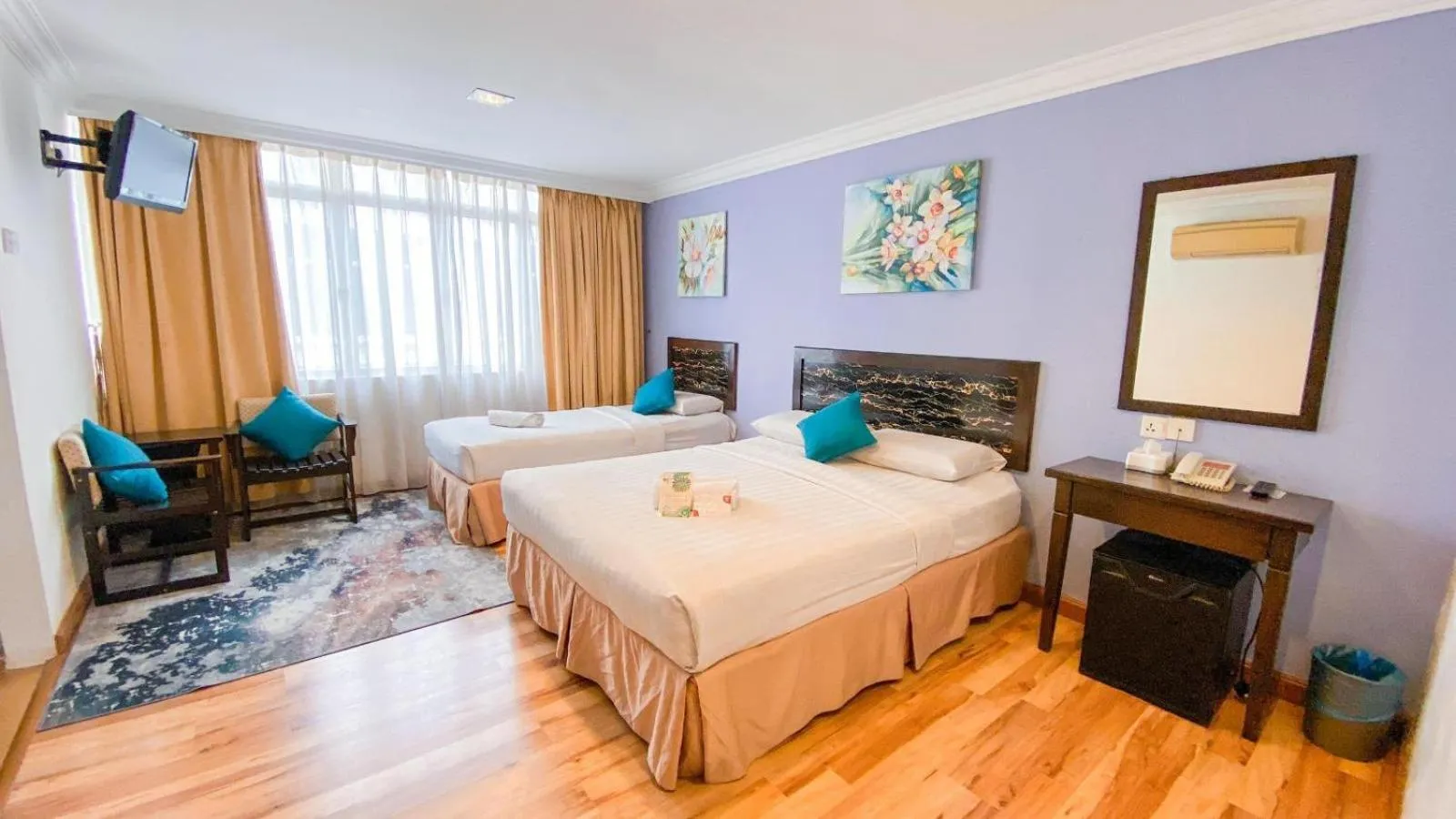 Queenspark Lovita Hotel