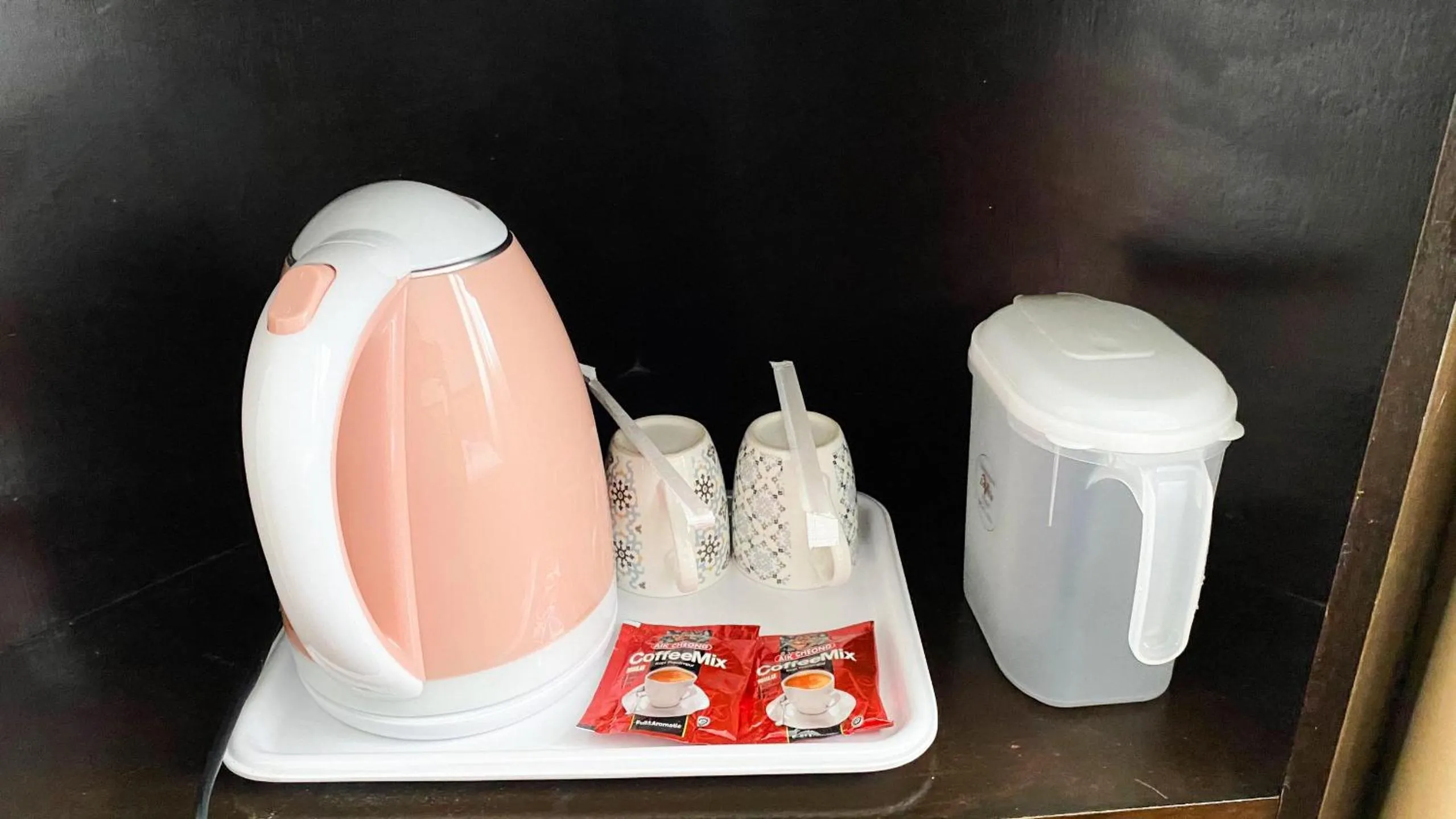 Queenspark Lovita Hotel