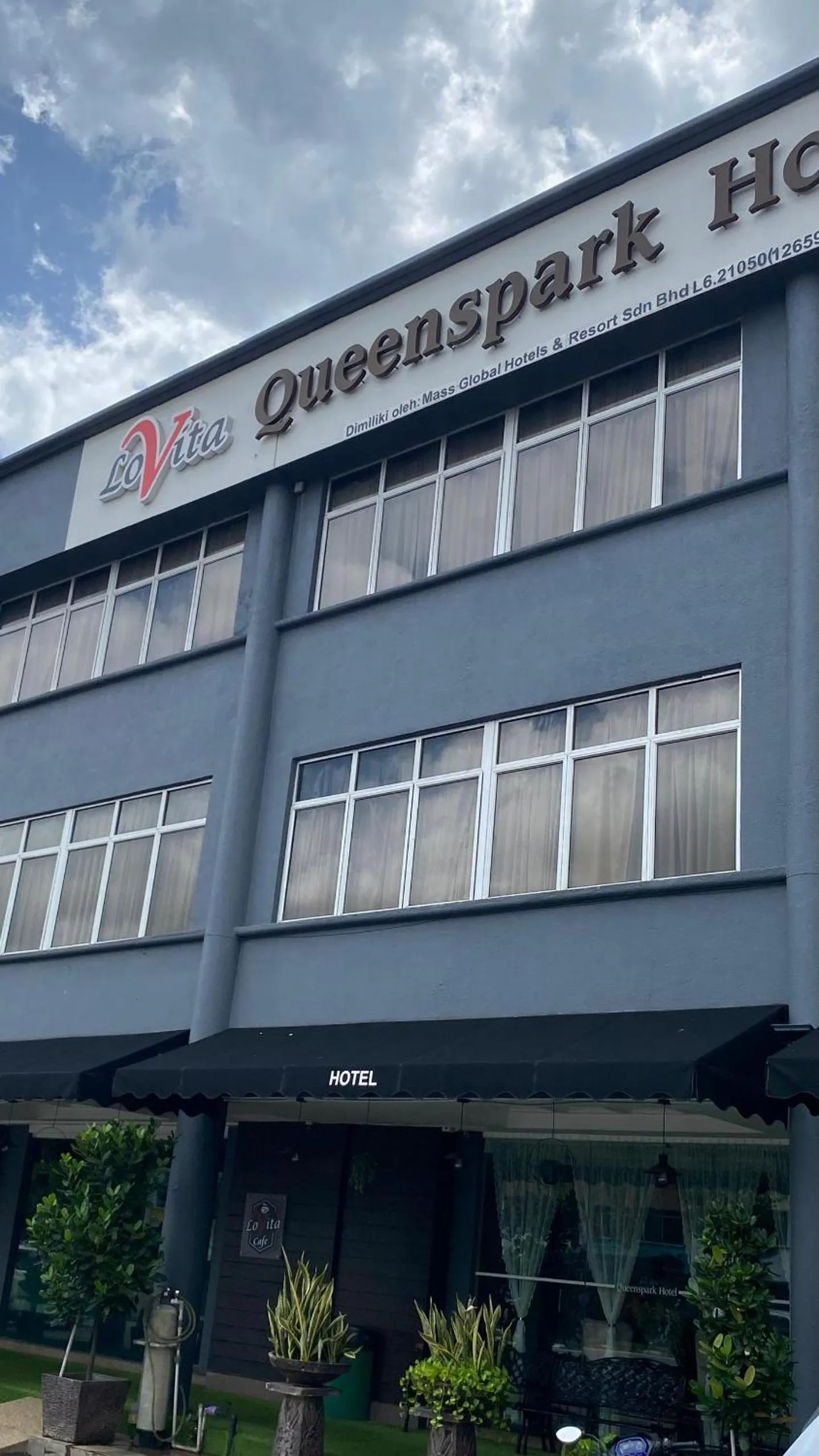 Lobby or reception in Queenspark Lovita Hotel