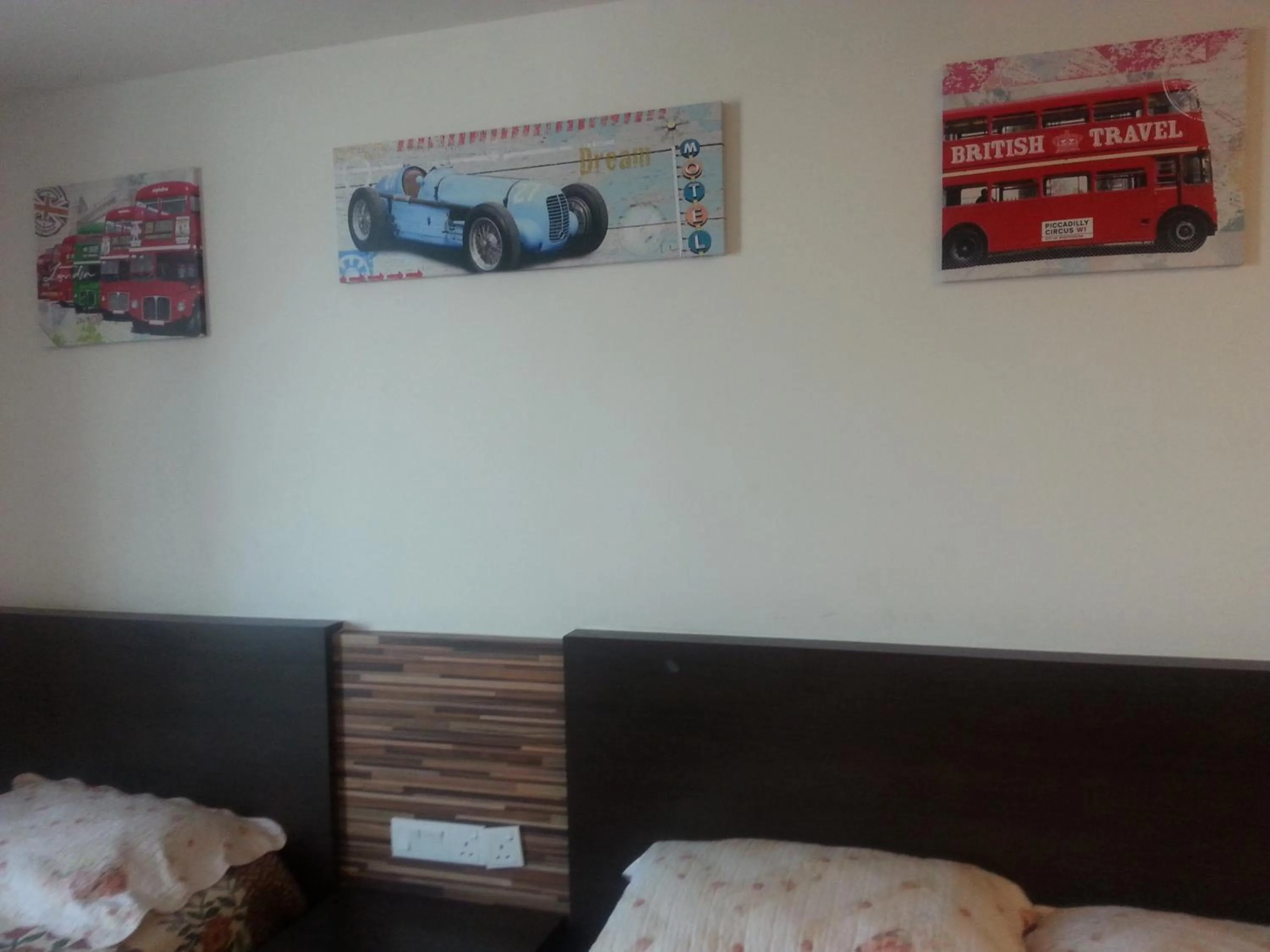 Decorative detail, Bed in Best Studio Guest House