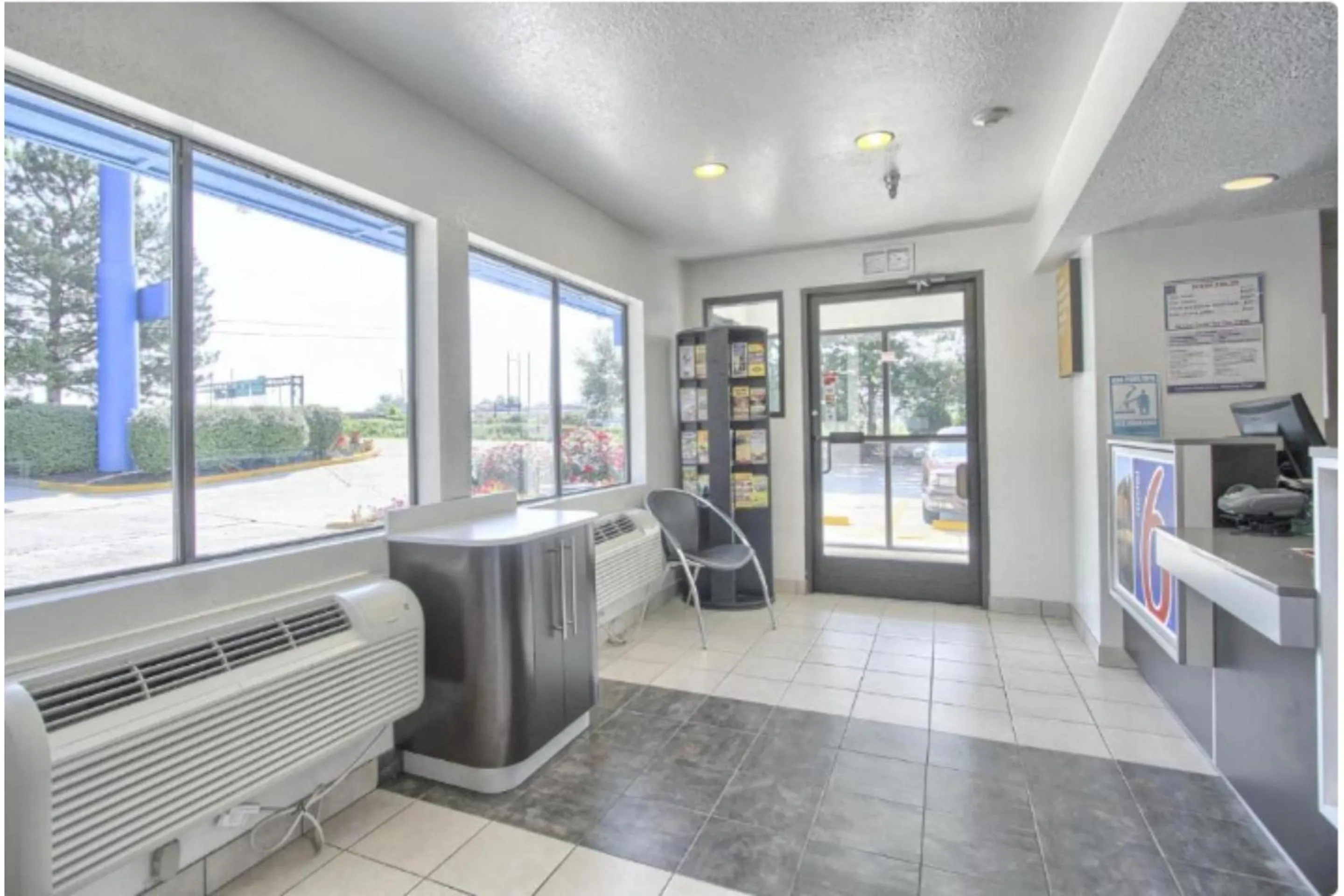 Lobby or reception in Cumberland Inn By OYO New Cumberland-Hershey South