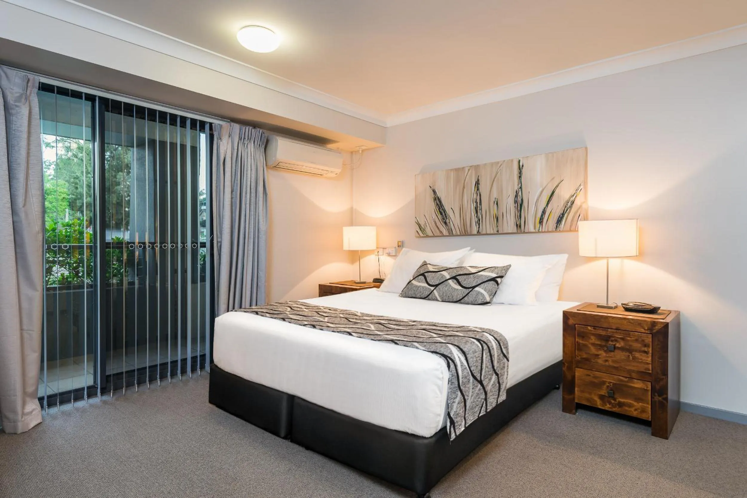 Bedroom, Bed in The Brighton Apartments