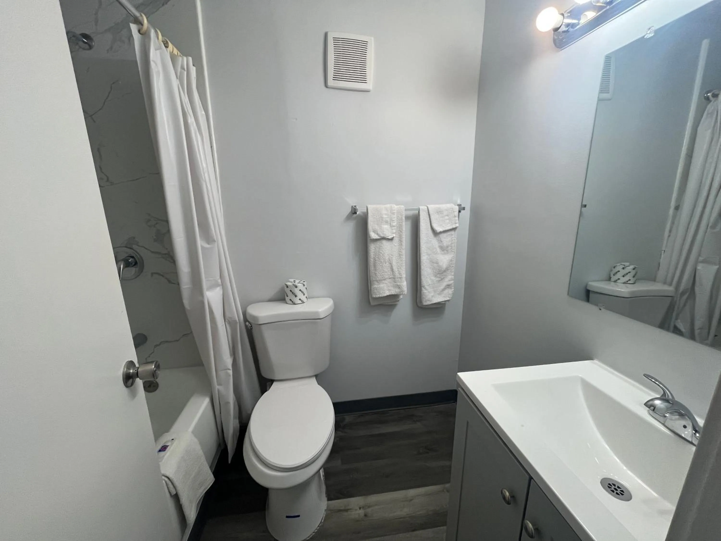 Bathroom in Motel 6 Chicago, IL - Halsted