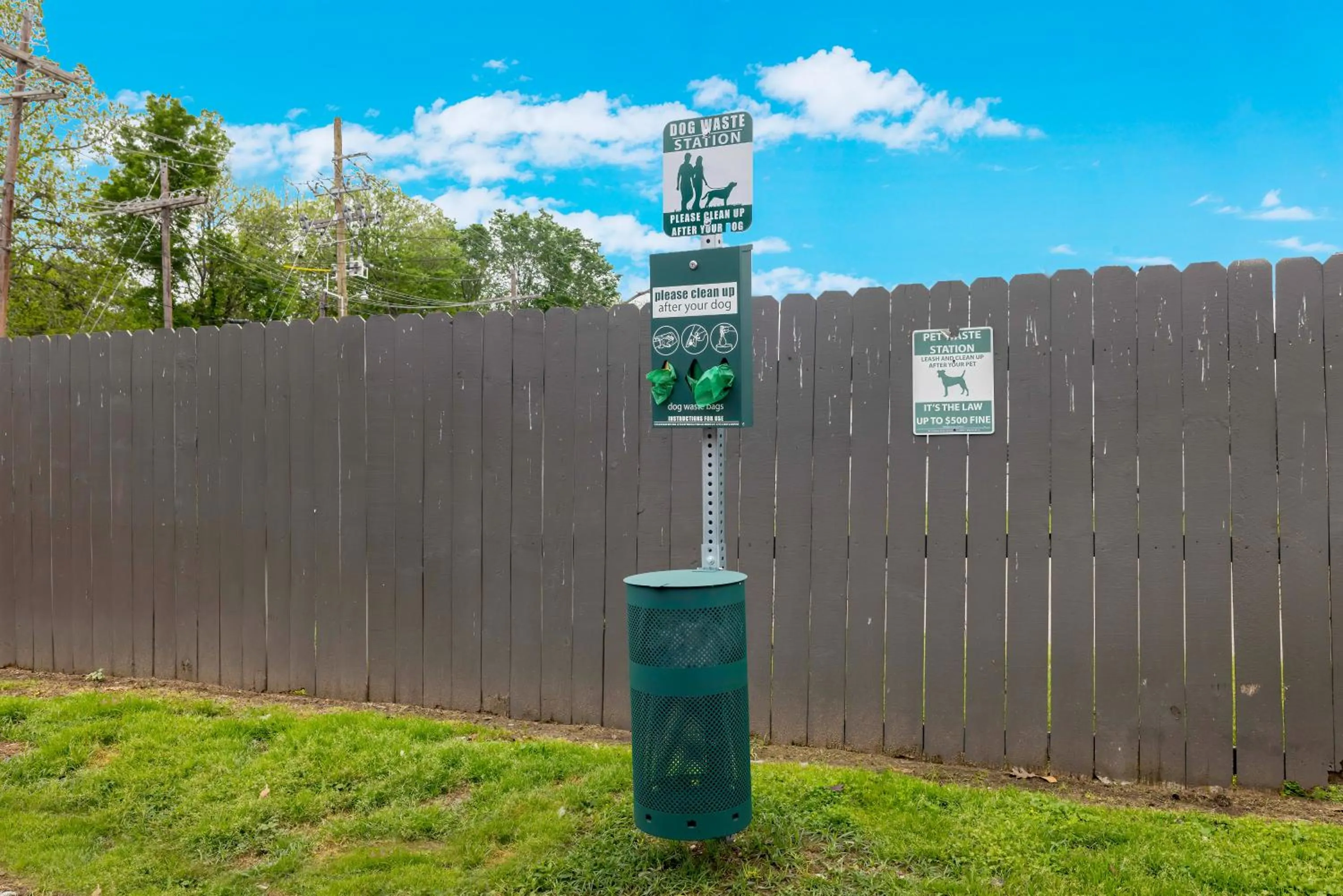 Logo/Certificate/Sign in Studio 6 Beaumont, TX