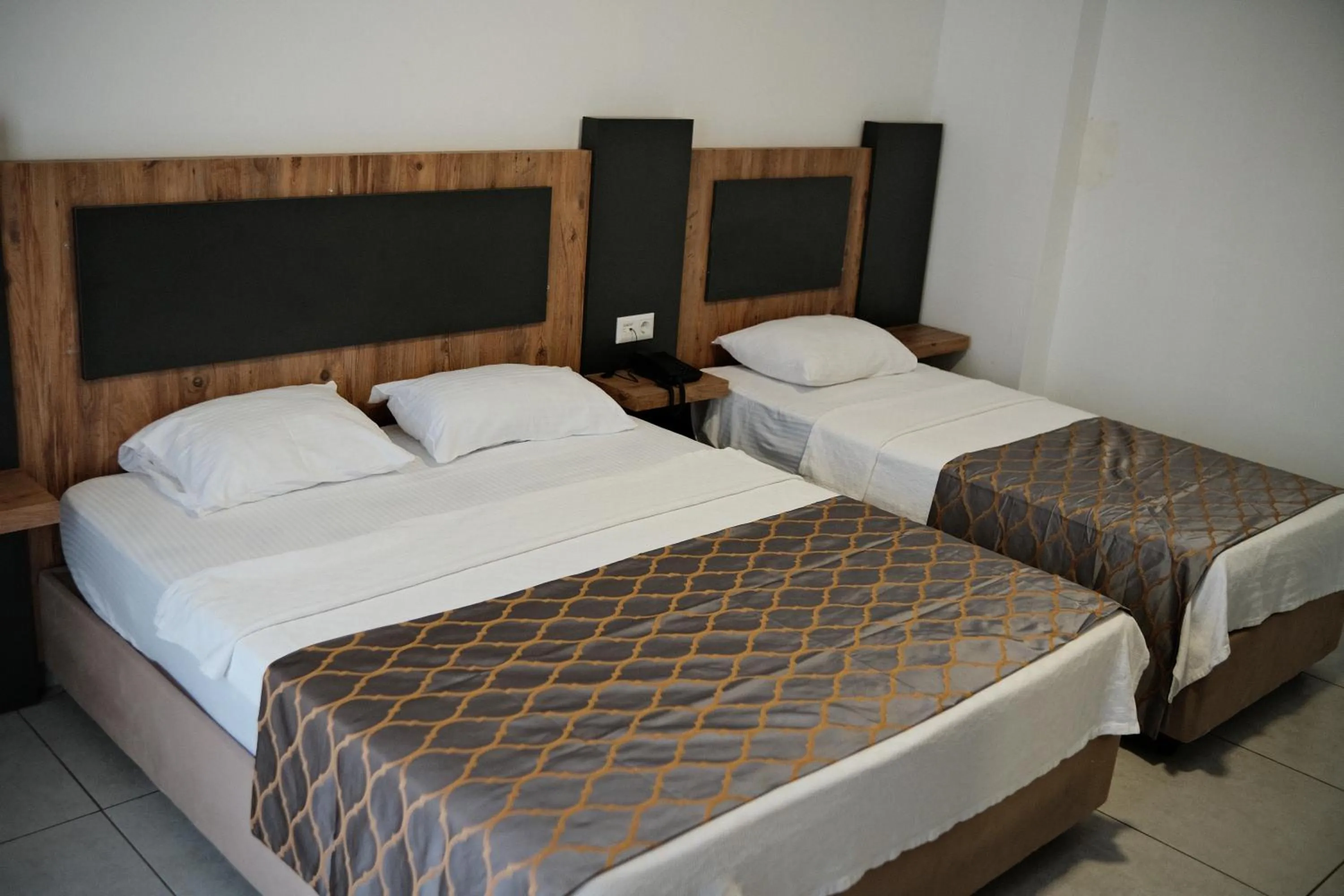 Bedroom, Bed in Club Efes Otel