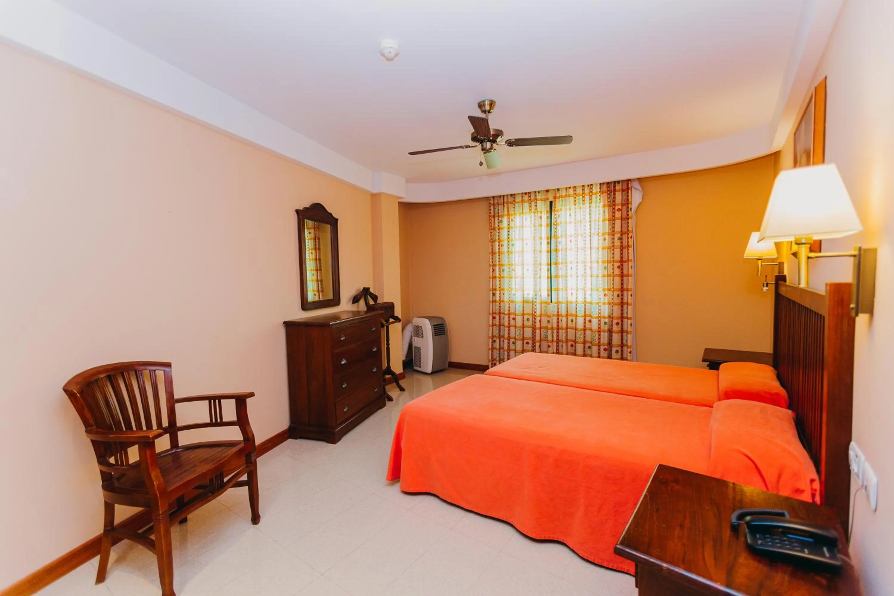 Bed in Aparthotel El Galeón