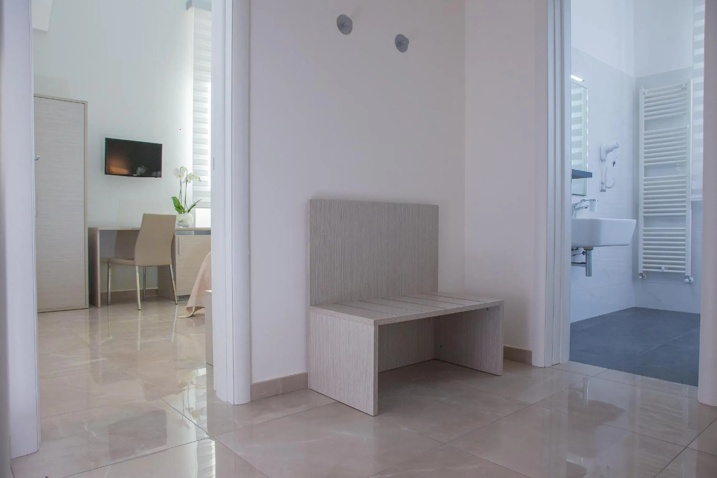 Decorative detail in Acquamarina B&b