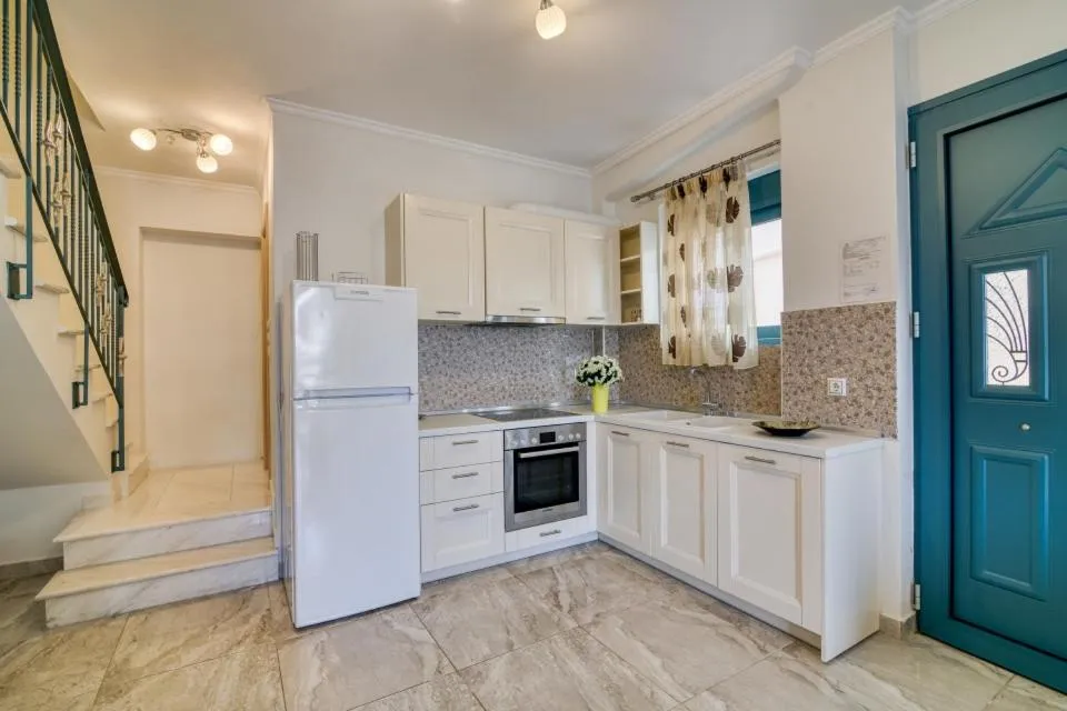 Kitchen or kitchenette in Anemos Villas