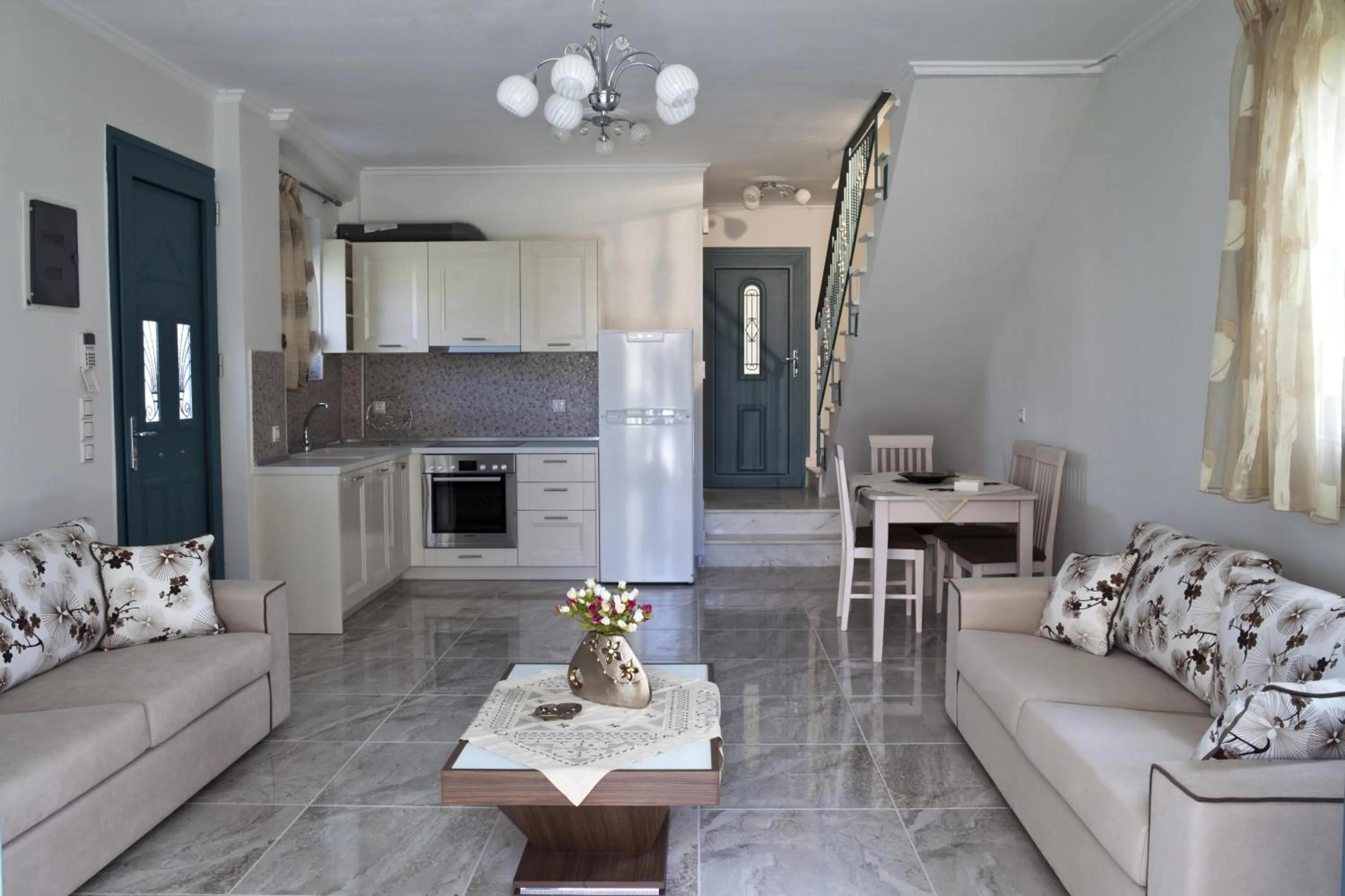 Kitchen or kitchenette in Anemos Villas
