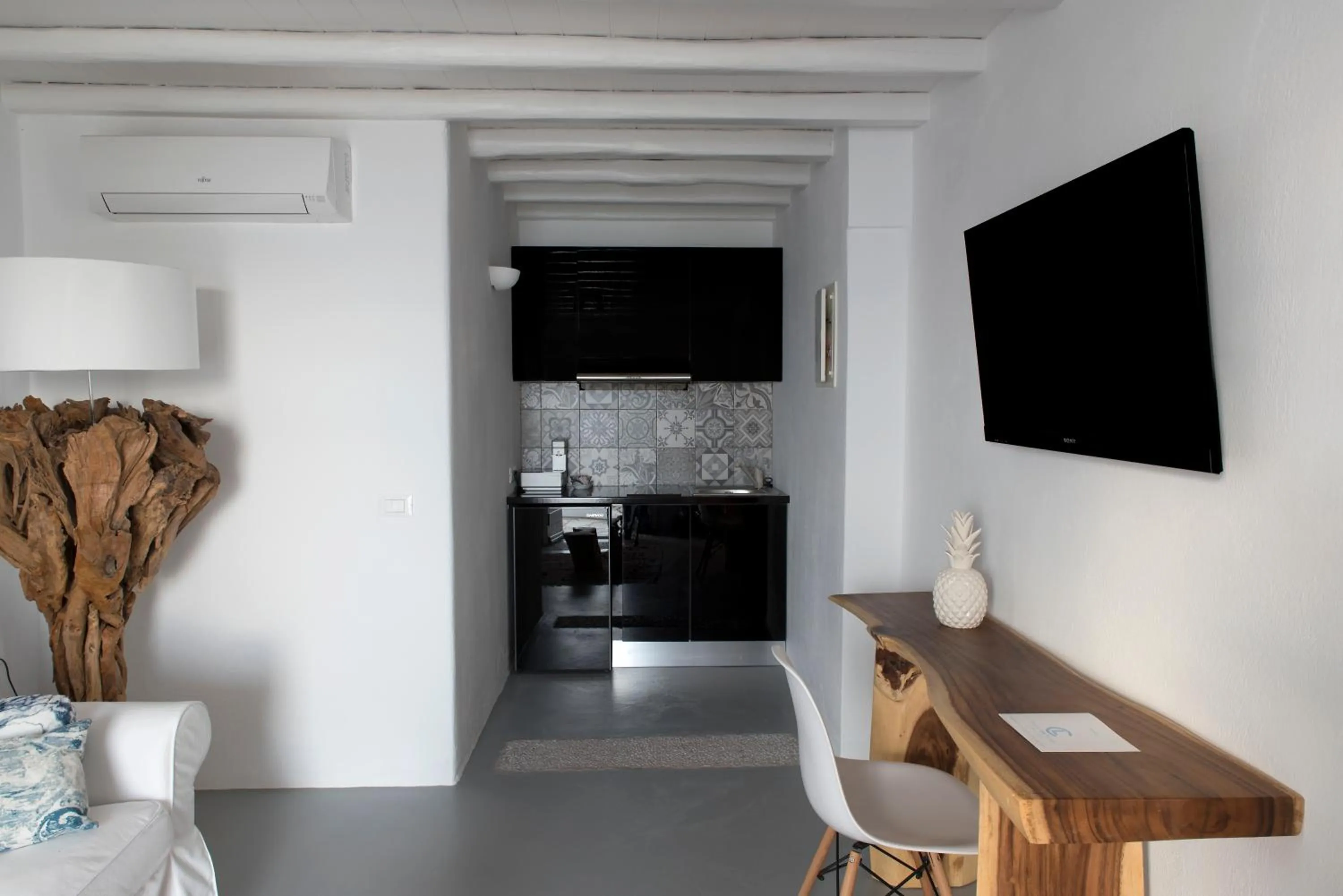 Kitchen or kitchenette in Bellou Suites