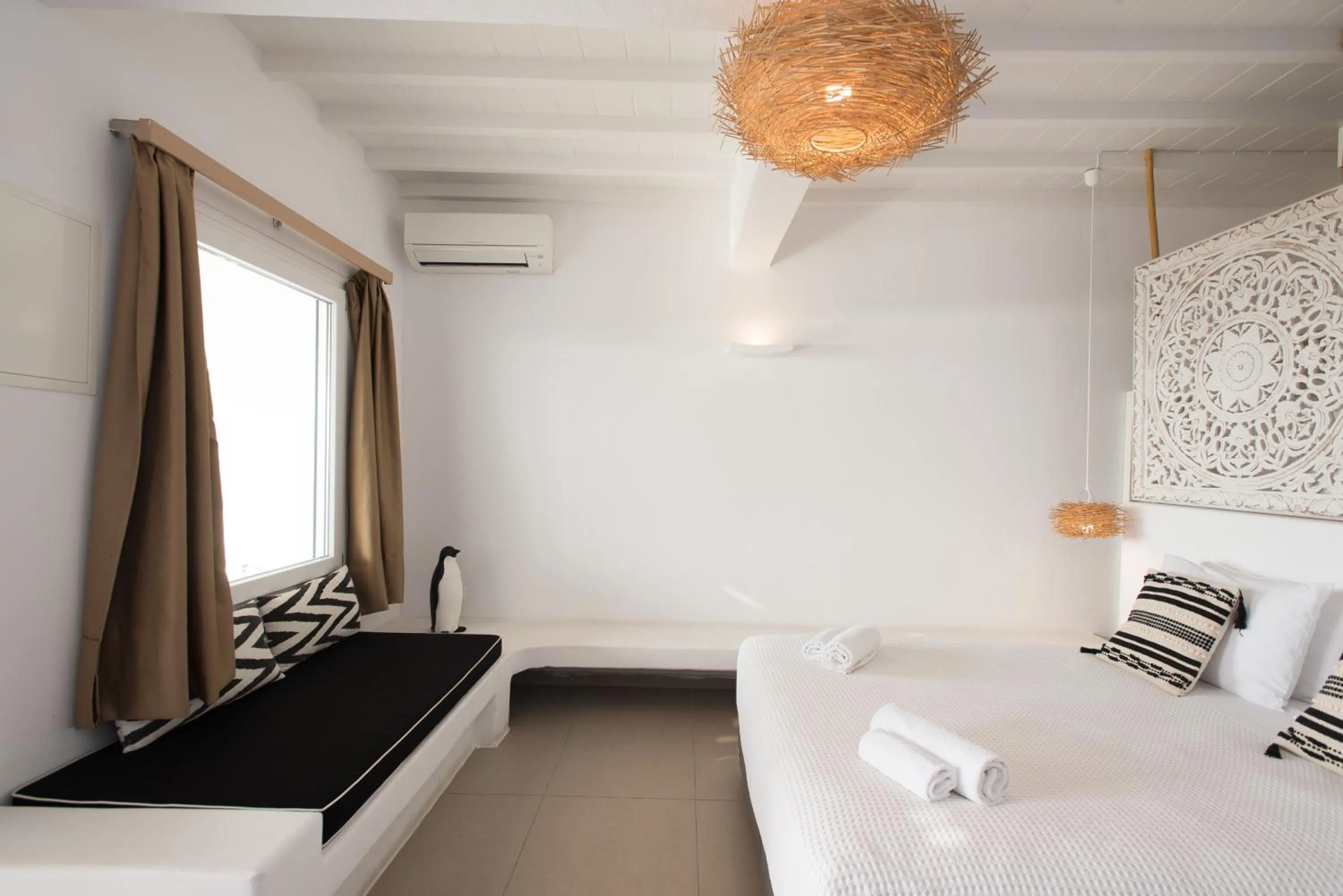 Photo of the whole room, Bed in Bellou Suites