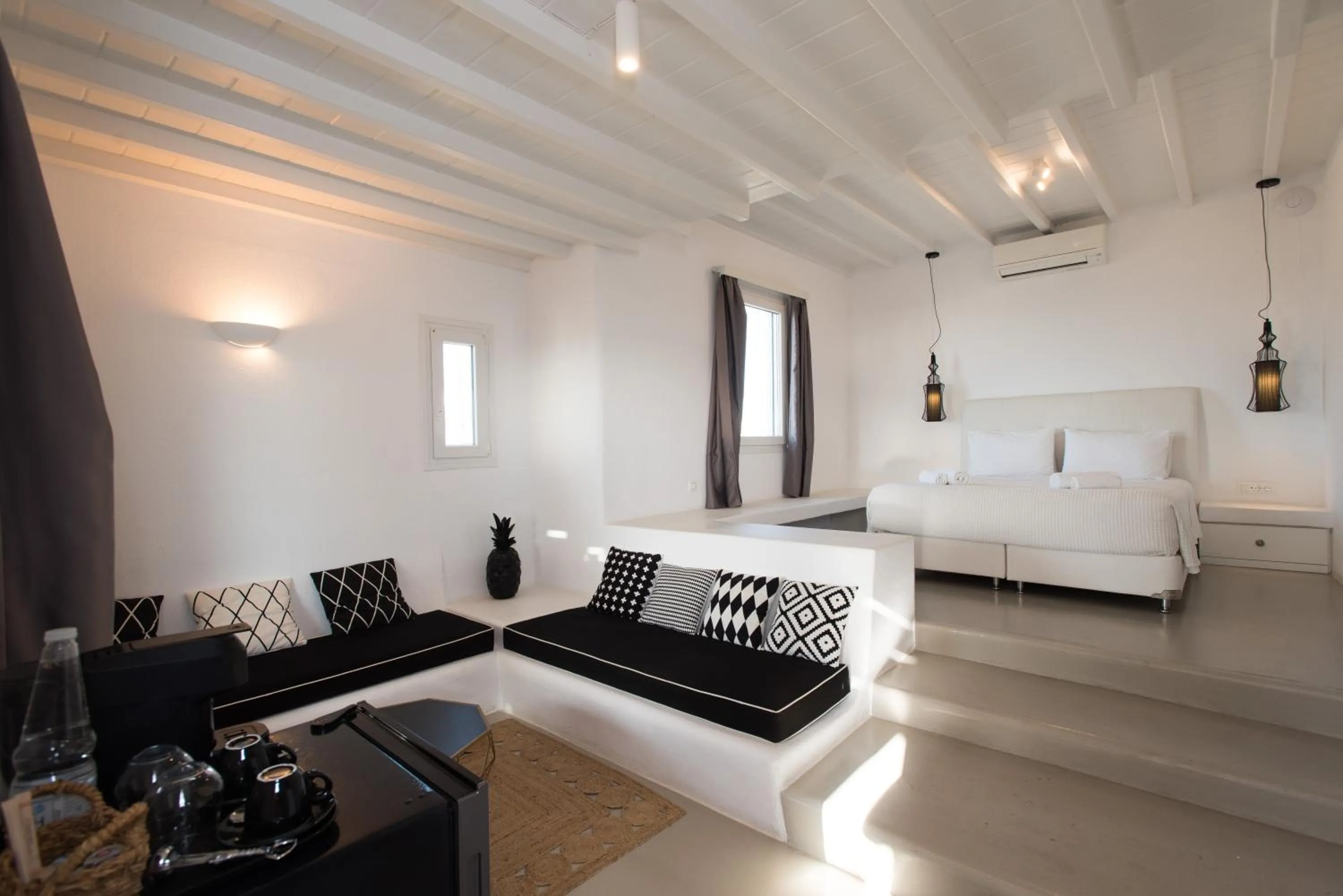 Photo of the whole room, Bed in Bellou Suites