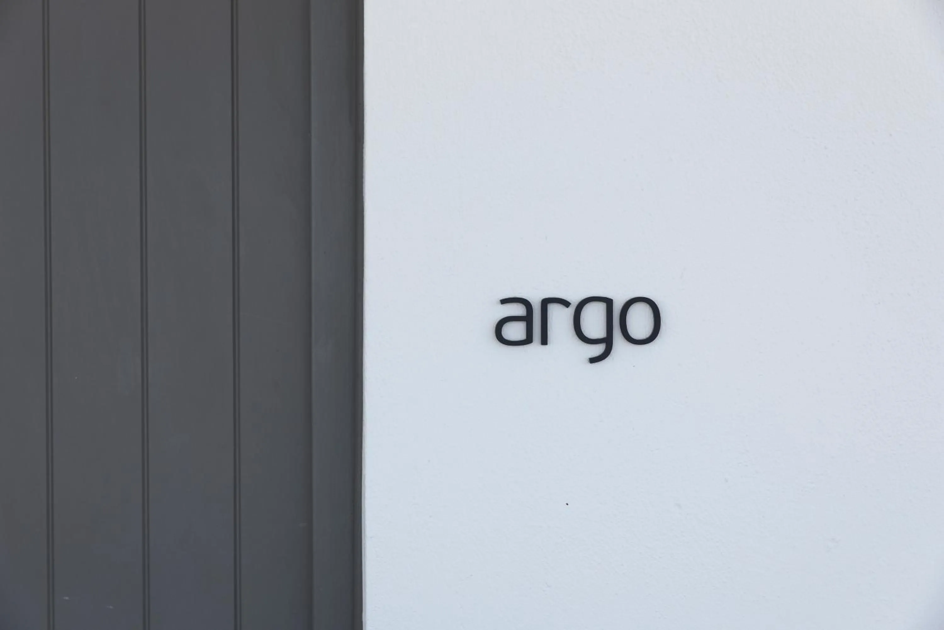 Logo/Certificate/Sign in Bellou Suites