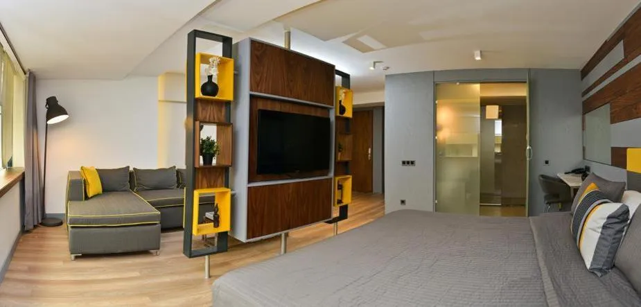 Property building, Bed in Spil Suites