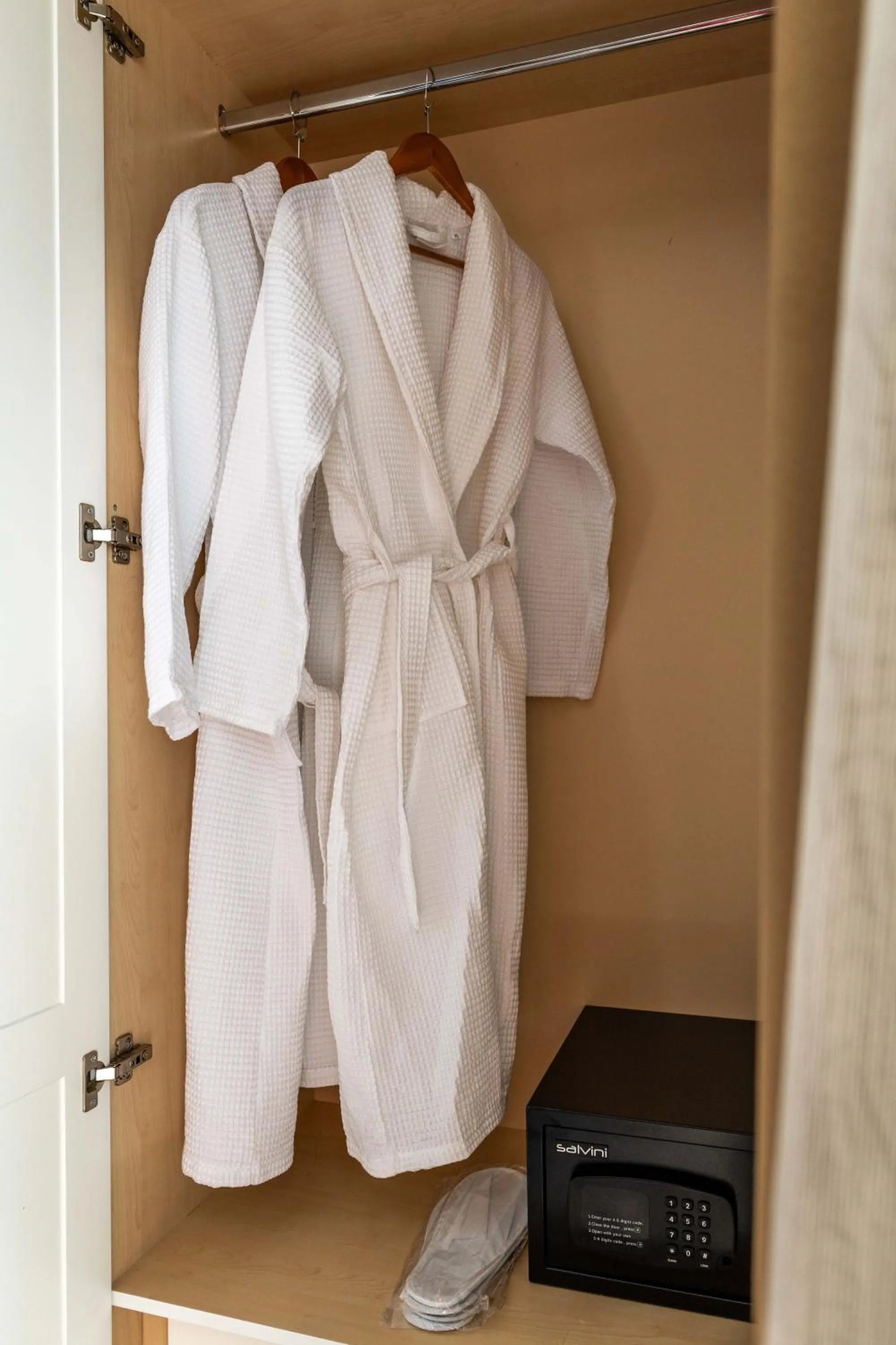 wardrobe in Hotel Sejko