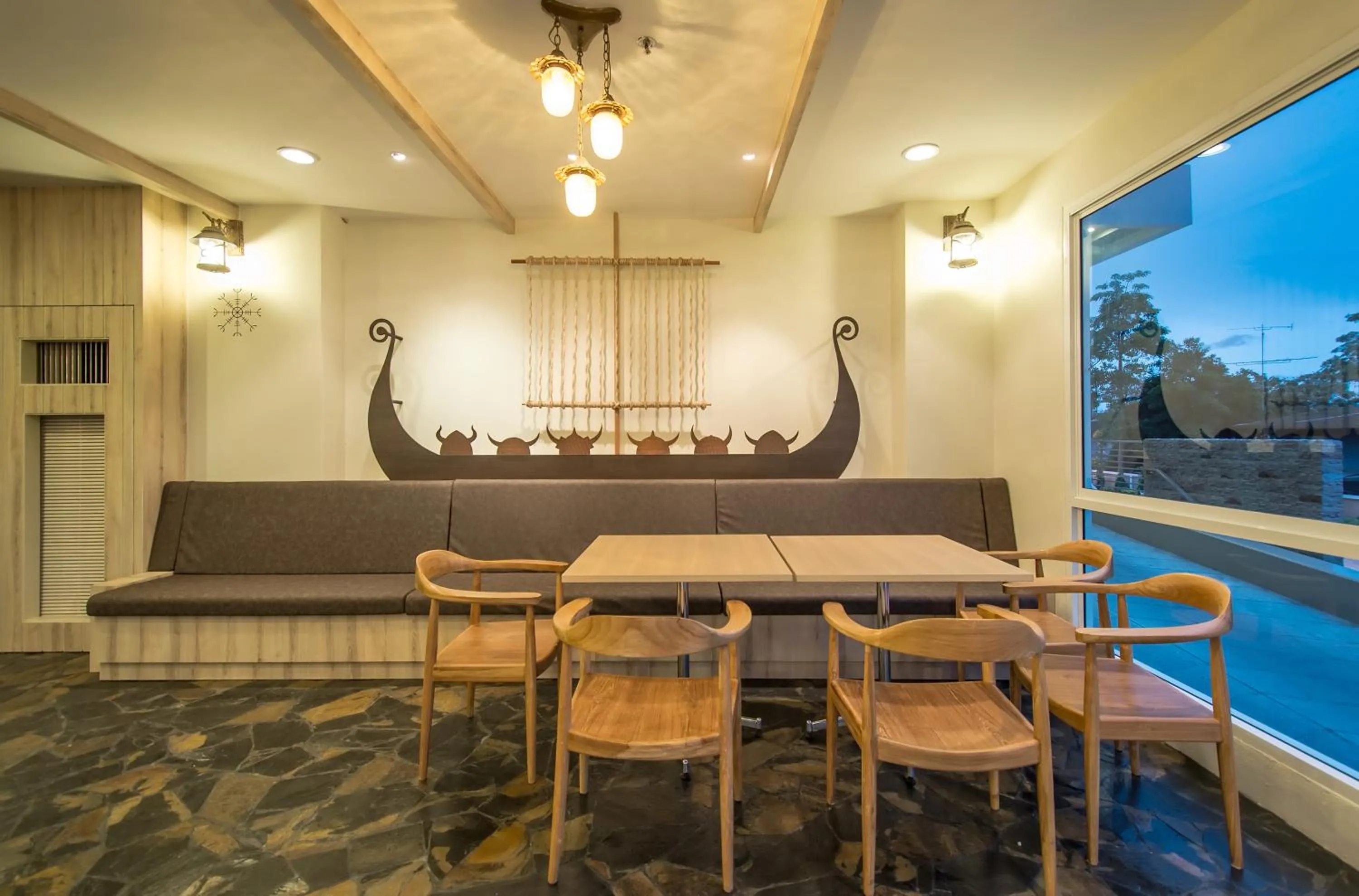 Restaurant/places to eat in Prachuap Grand Hotel