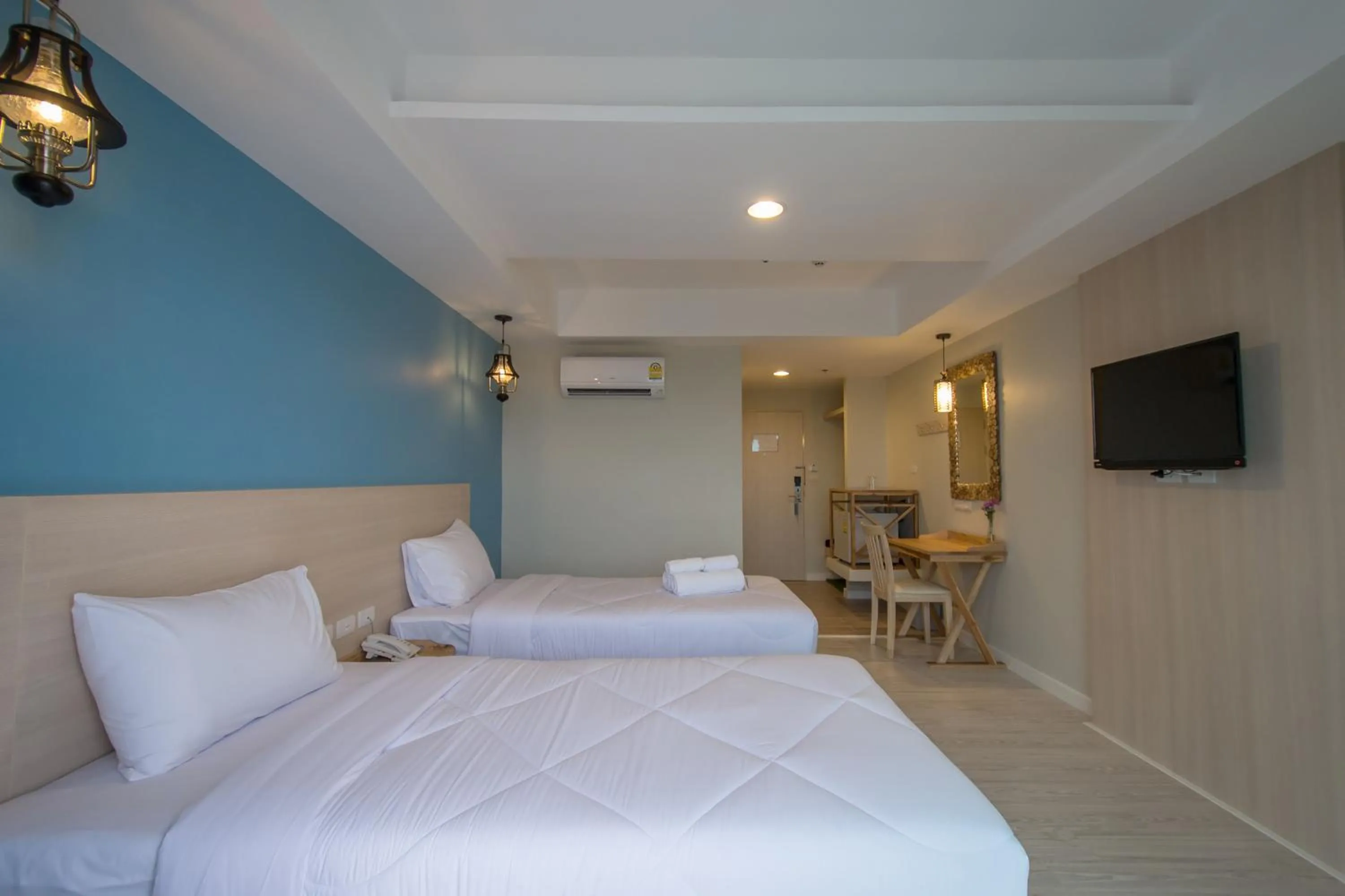 Bedroom, Bed in Prachuap Grand Hotel