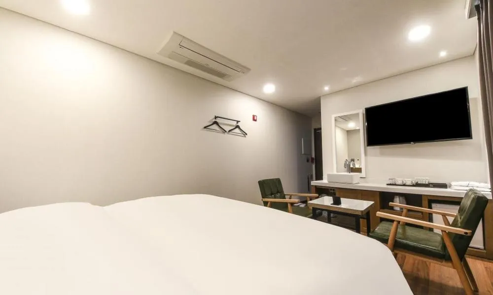 Bed in Anyang CNC Hotel