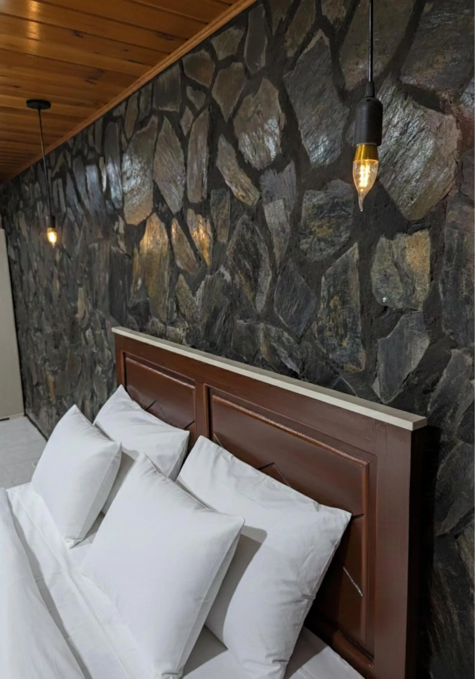 Bed in Comfort Hotel & Huts