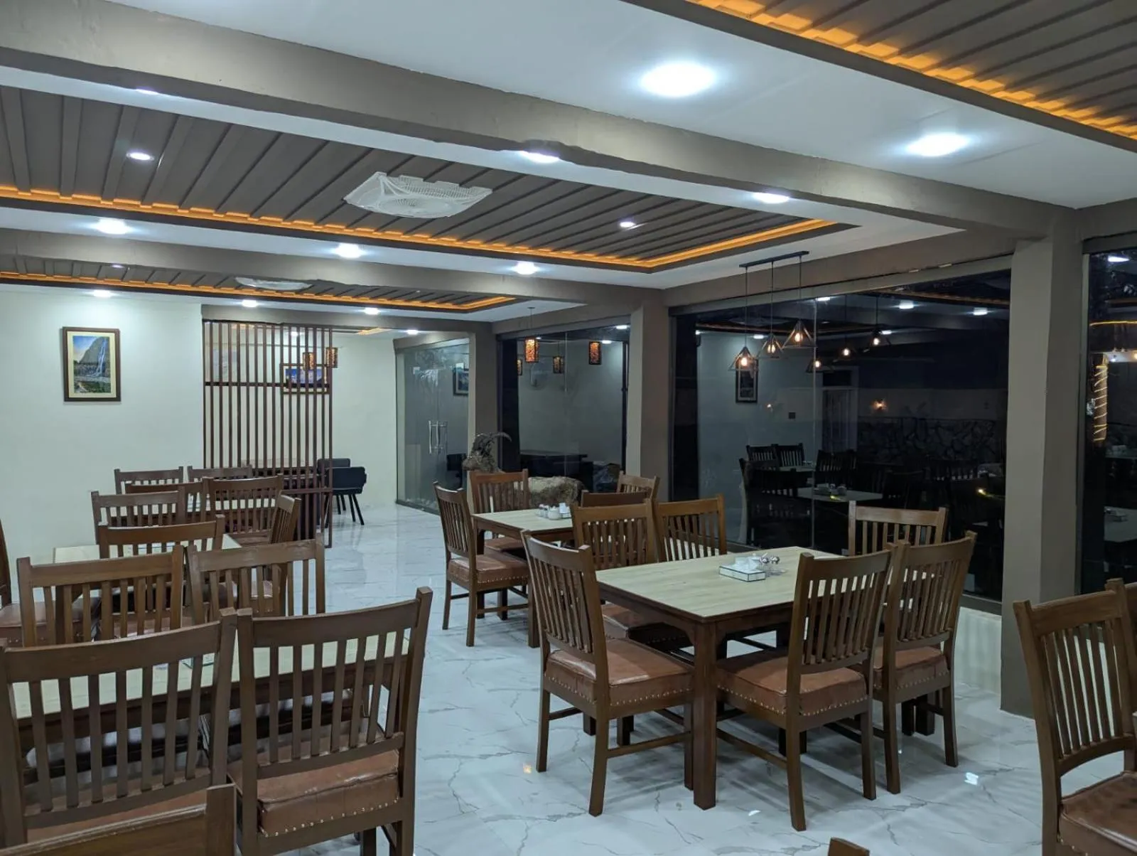 Restaurant/places to eat in Comfort Hotel & Huts