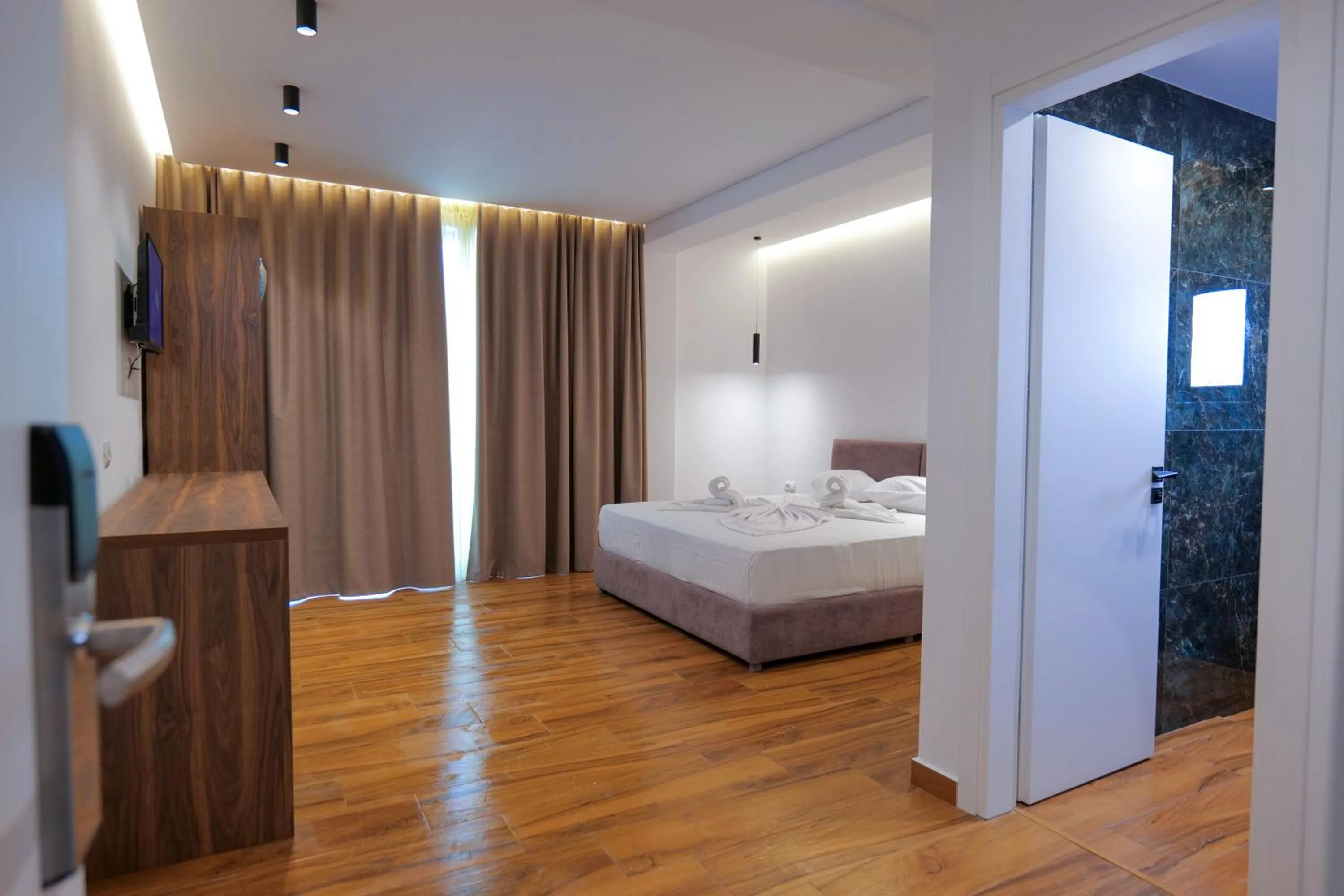 TV and multimedia, Bed in Hotel Havana