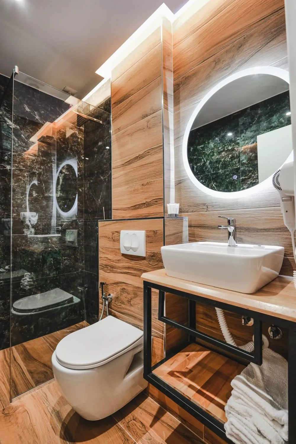 Shower in Hotel Havana