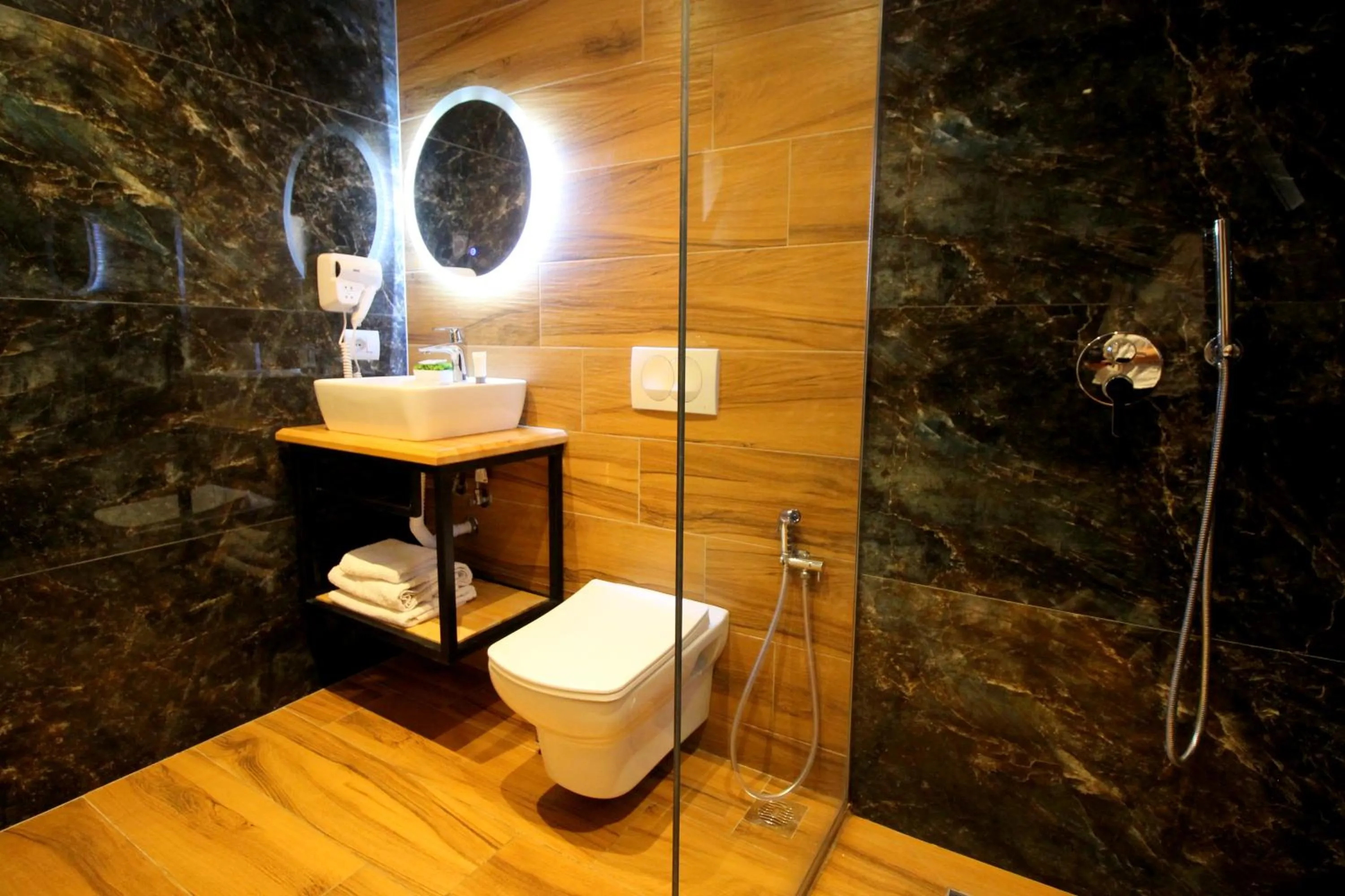 Shower in Hotel Havana