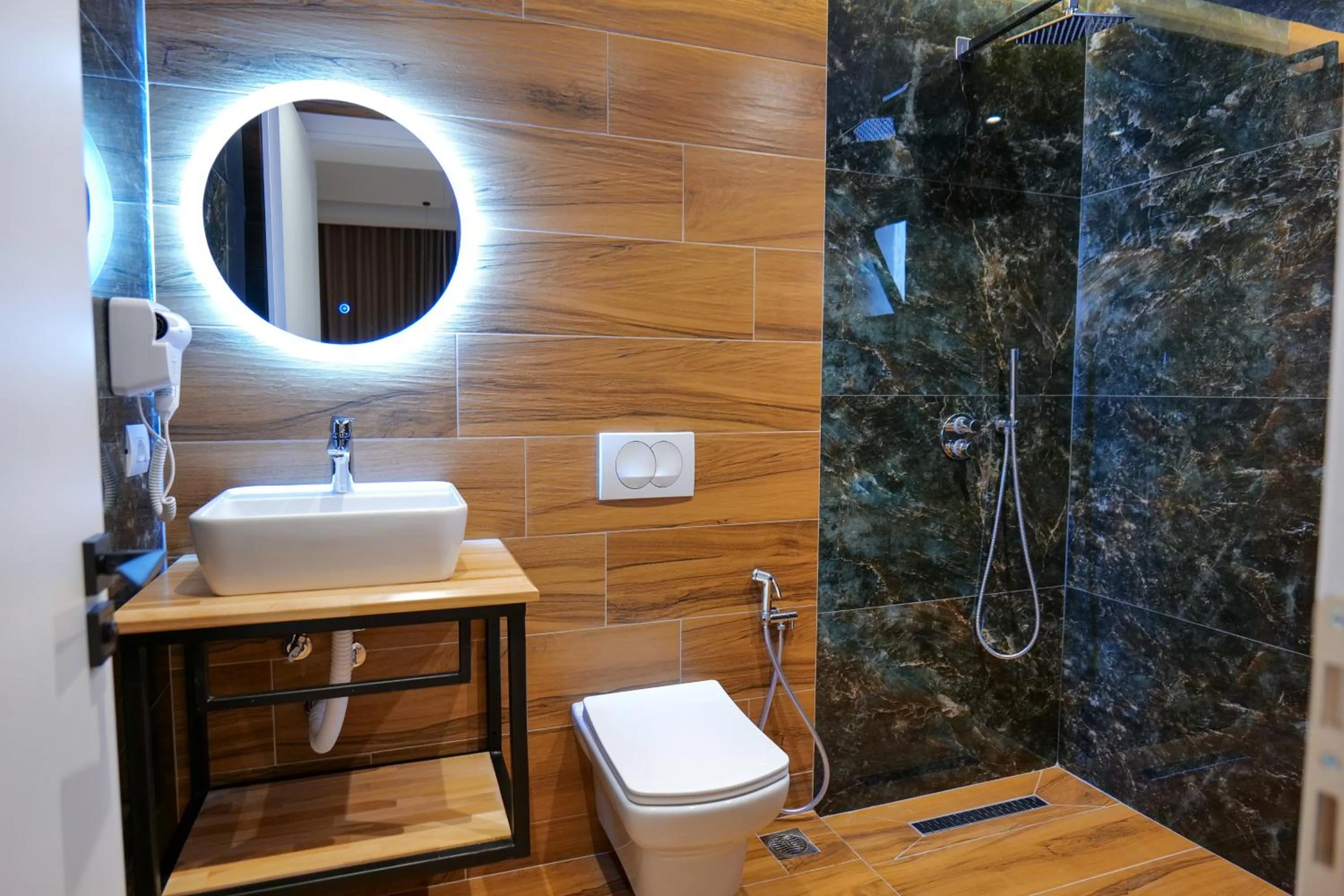 Toilet in Hotel Havana