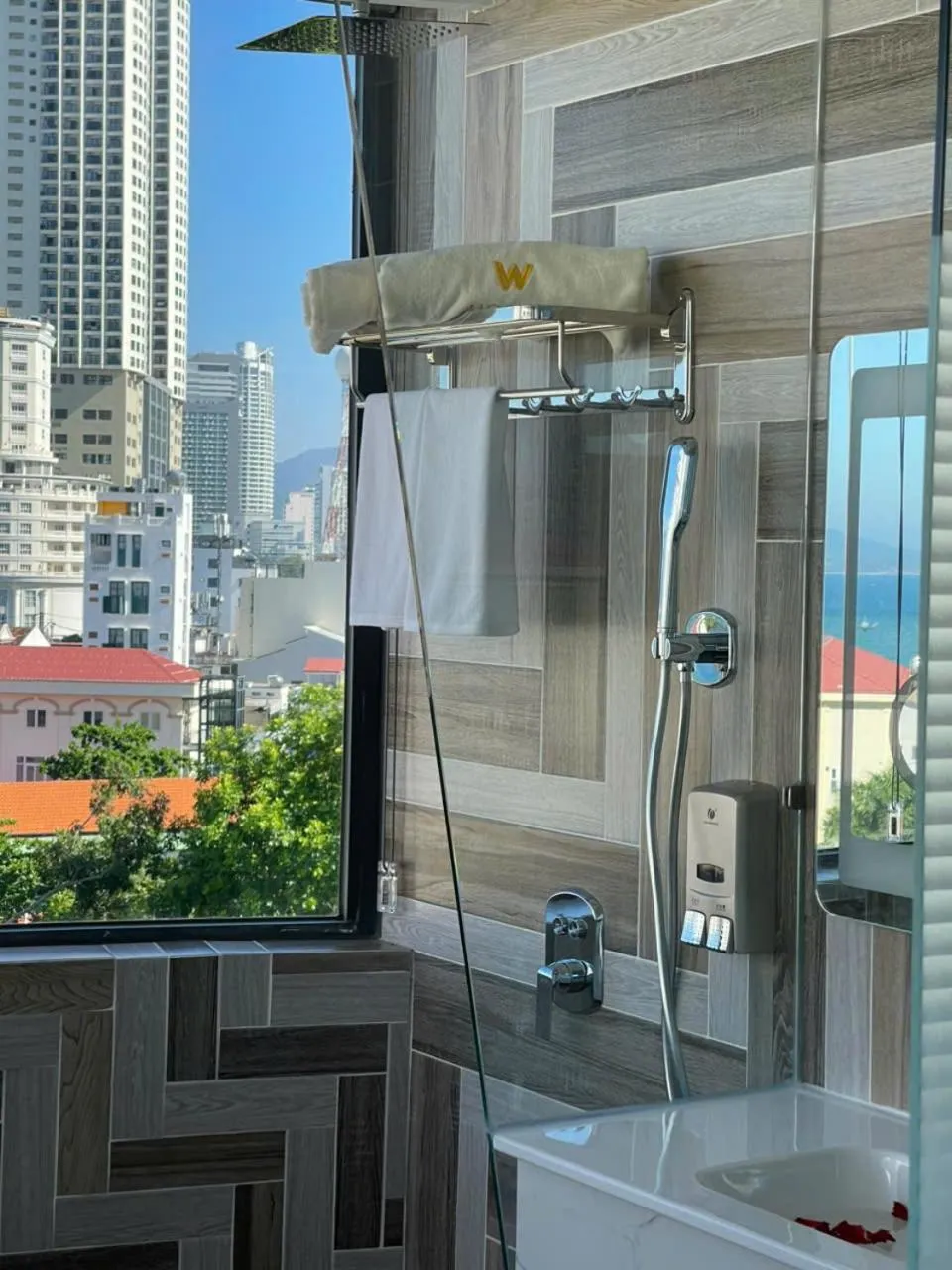 Shower in W Premium Nha Trang
