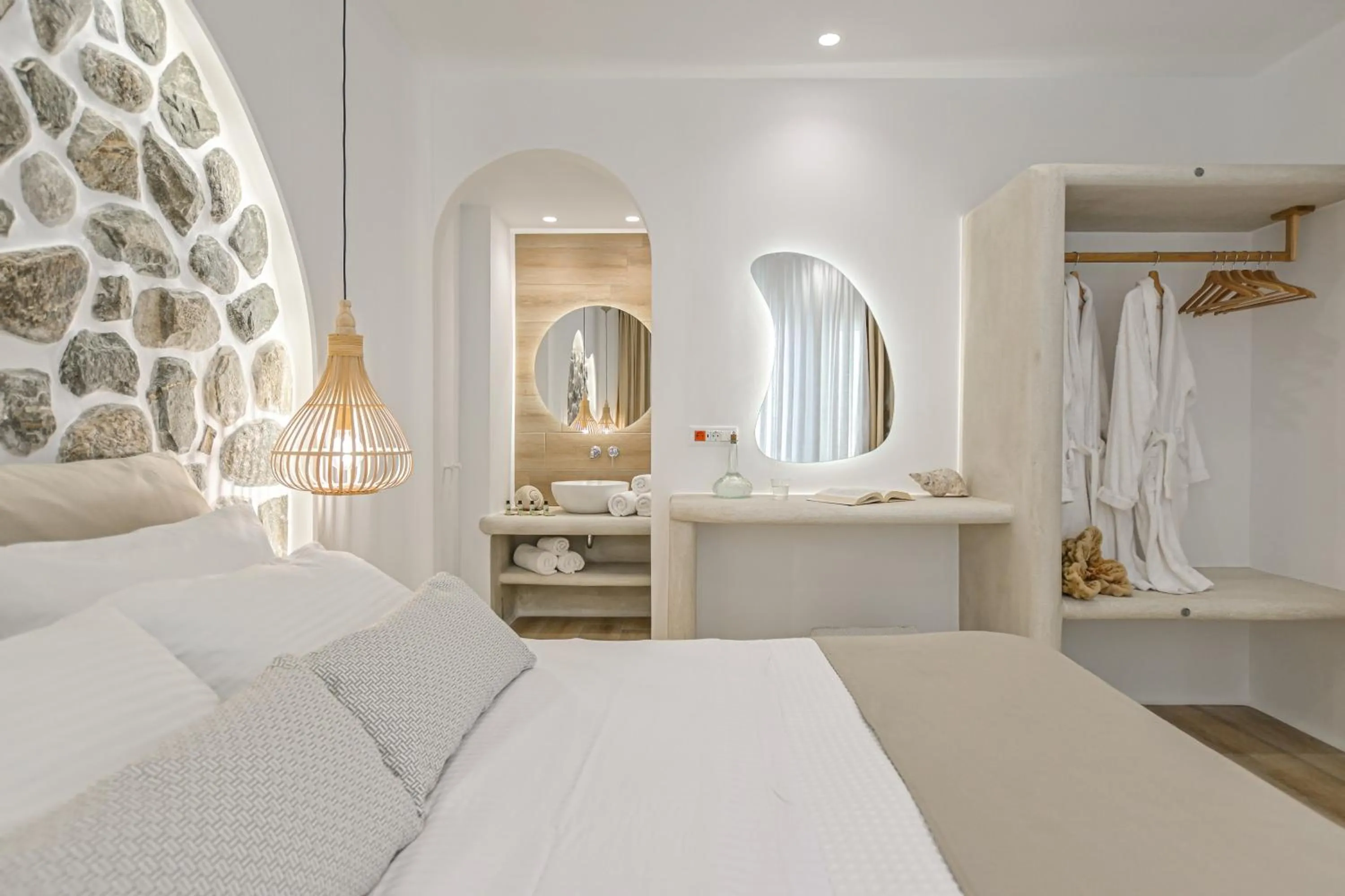 Bed in Villa Adriana Hotel