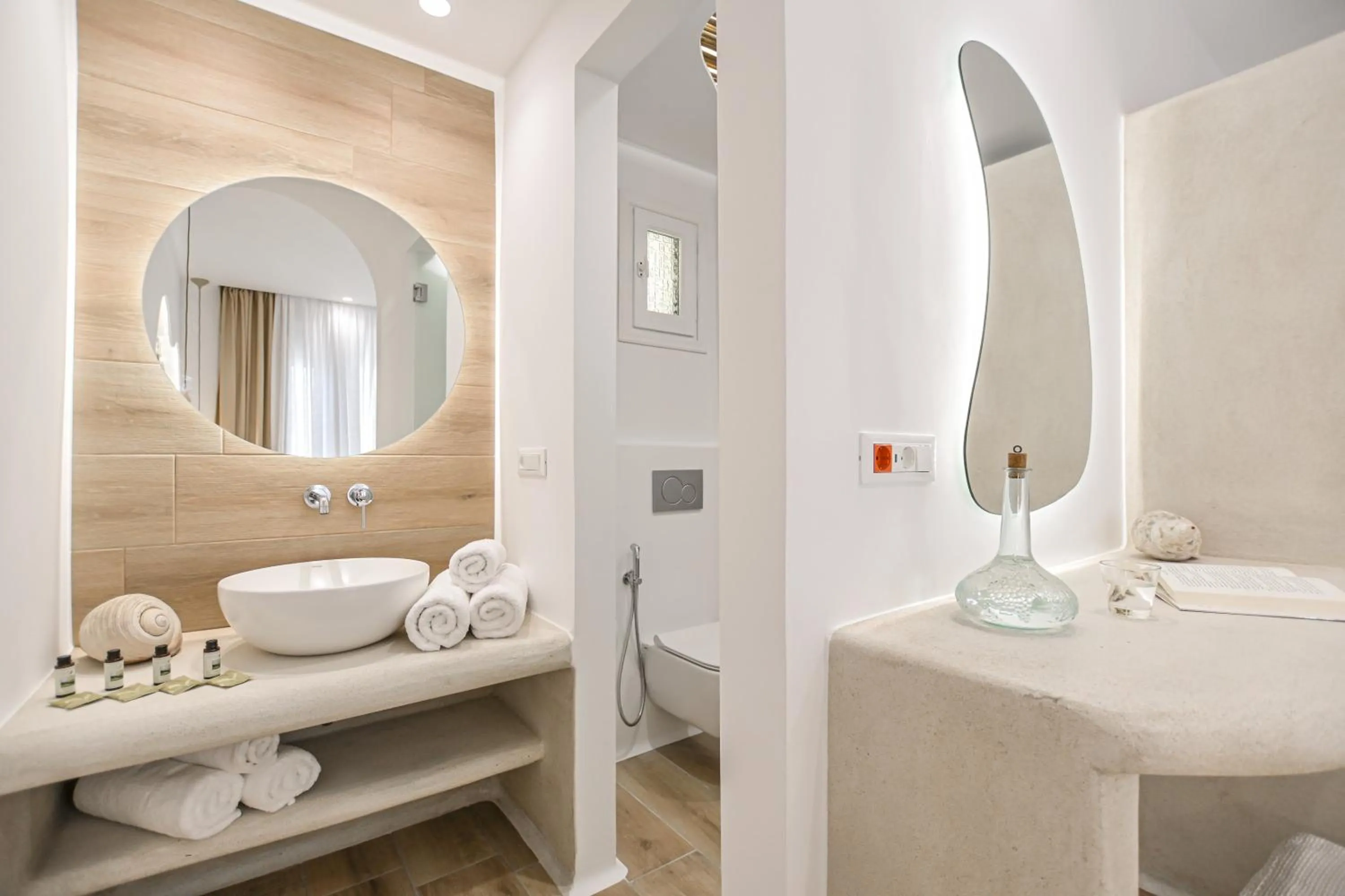 Toilet in Villa Adriana Hotel