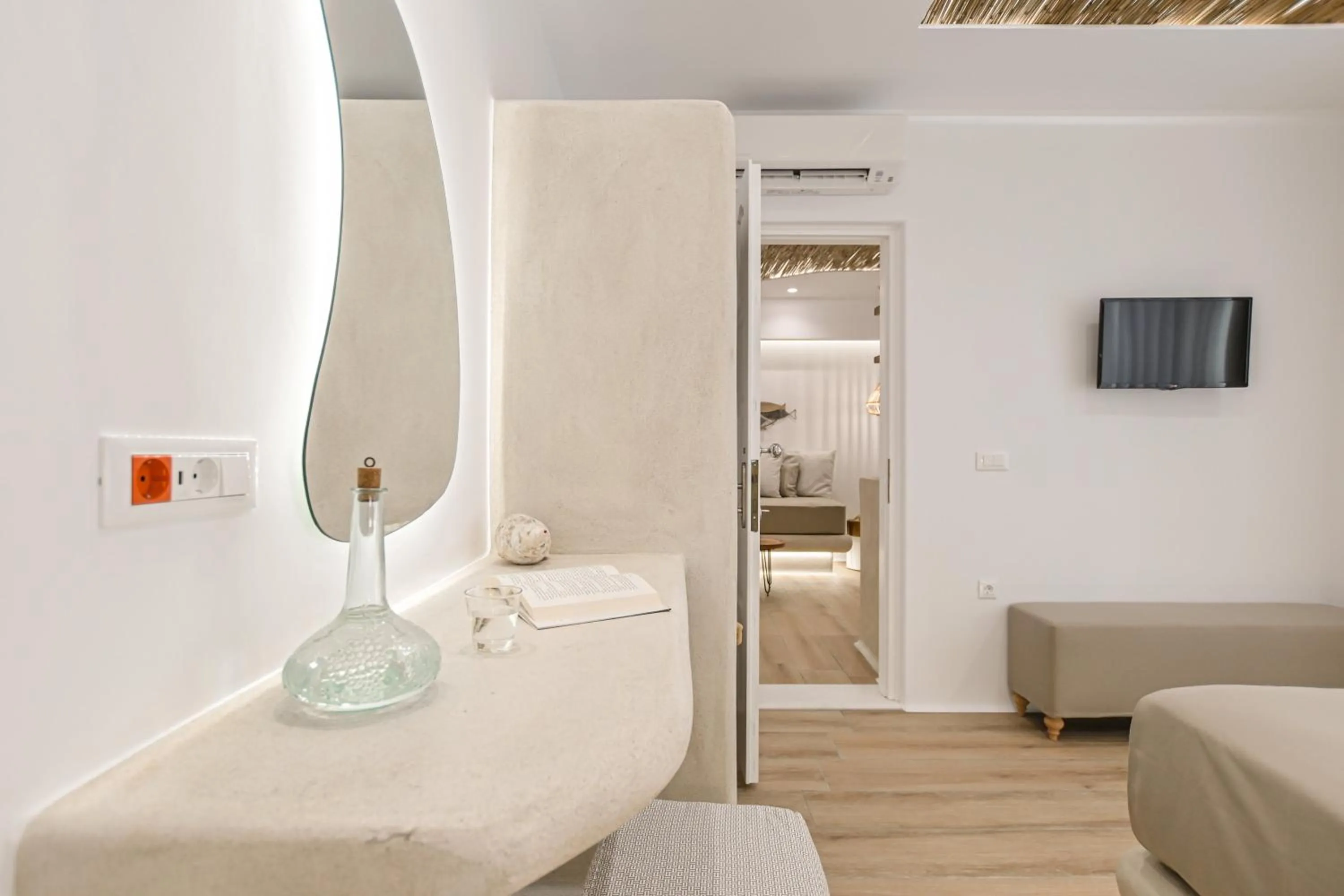 Decorative detail in Villa Adriana Hotel