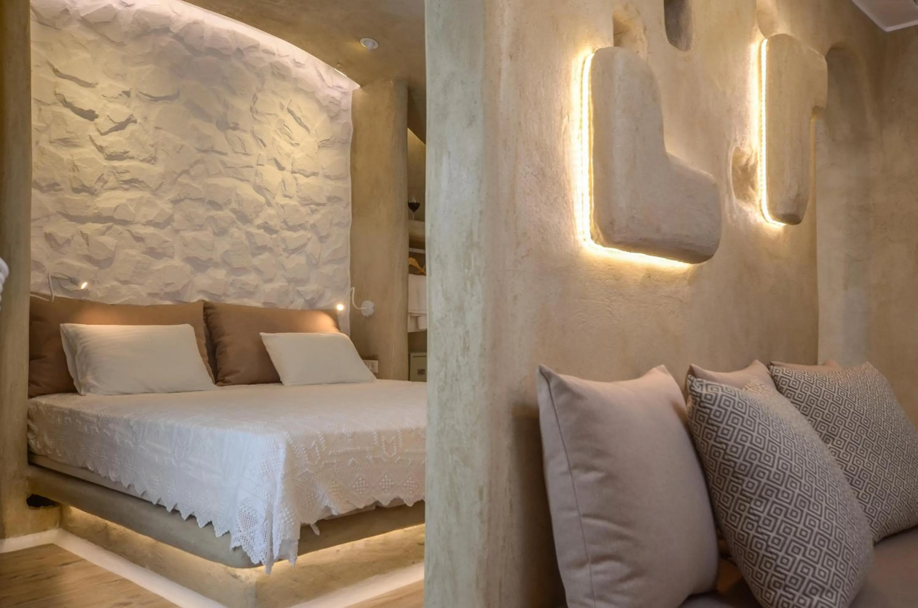 Bedroom, Bed in Villa Adriana Hotel