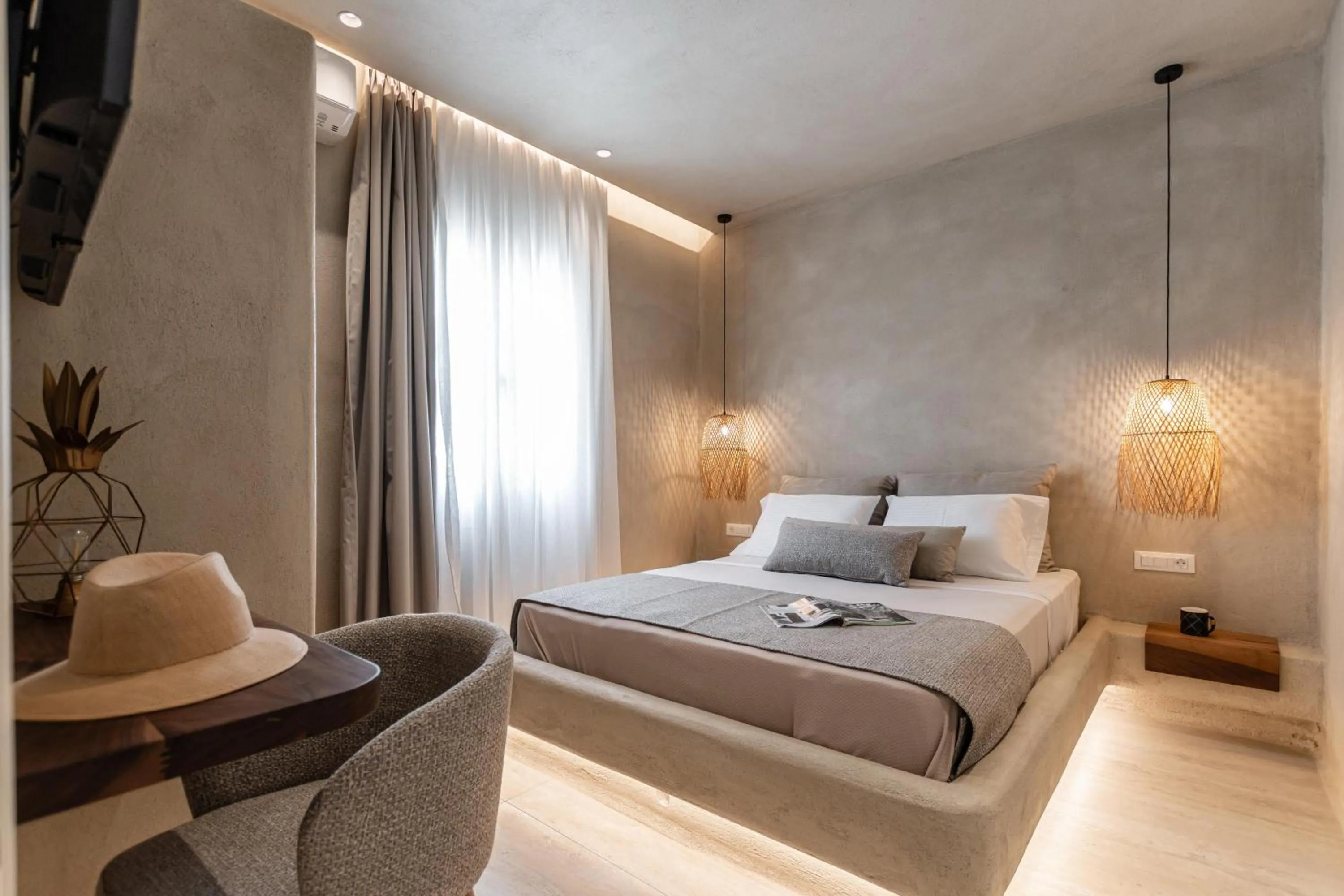 Bed in Villa Adriana Hotel