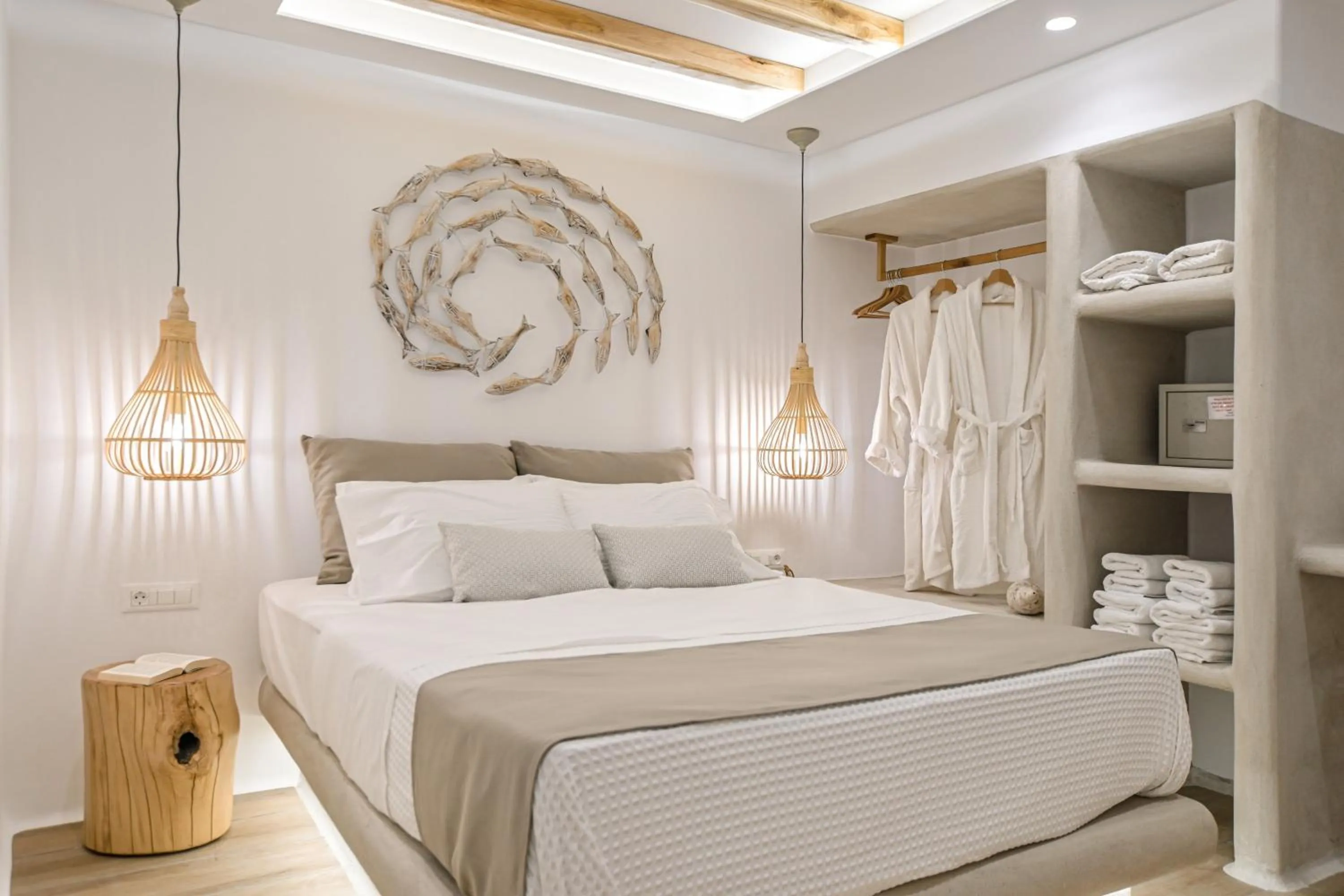 Bed in Villa Adriana Hotel