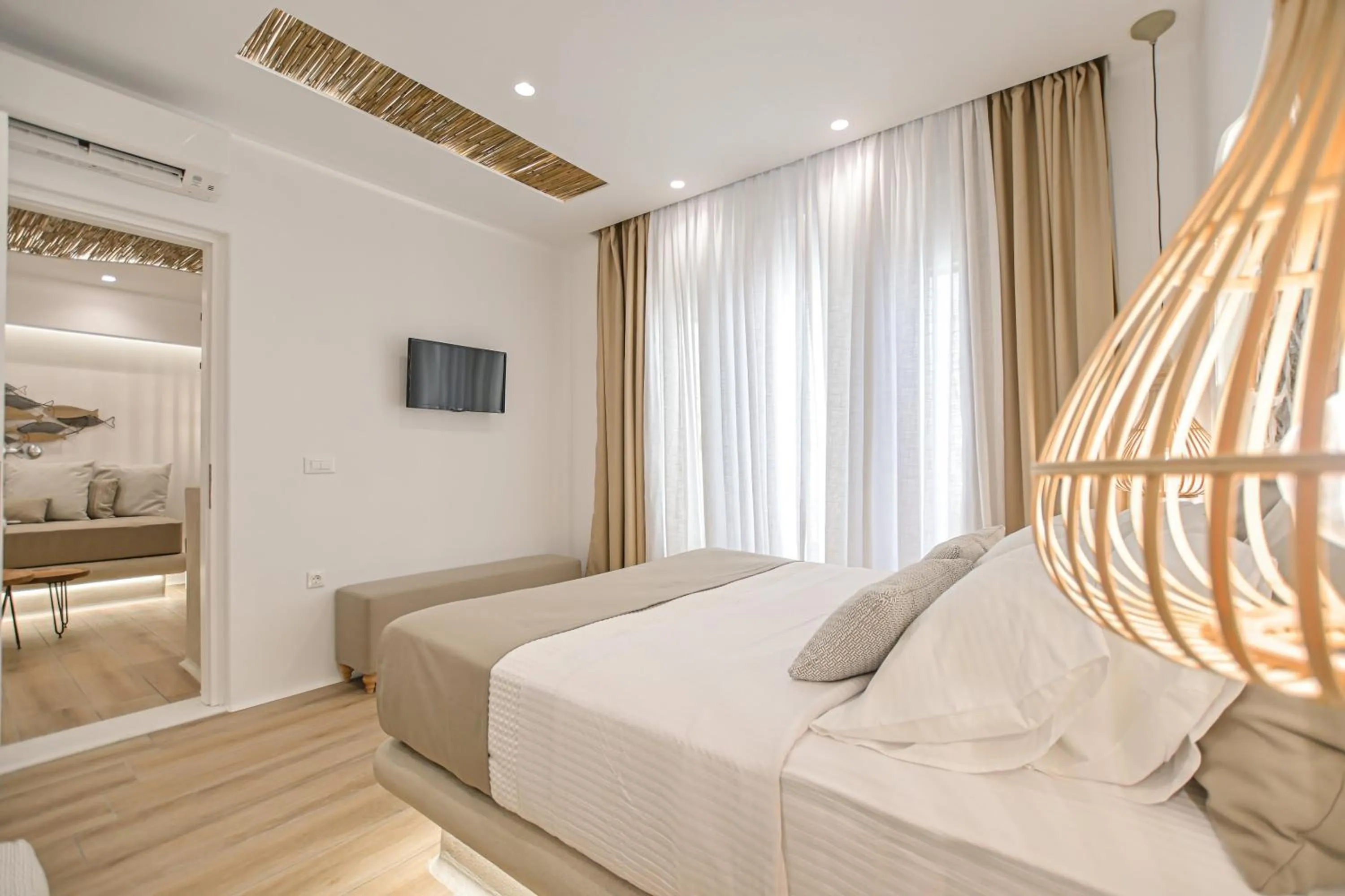 Bed in Villa Adriana Hotel